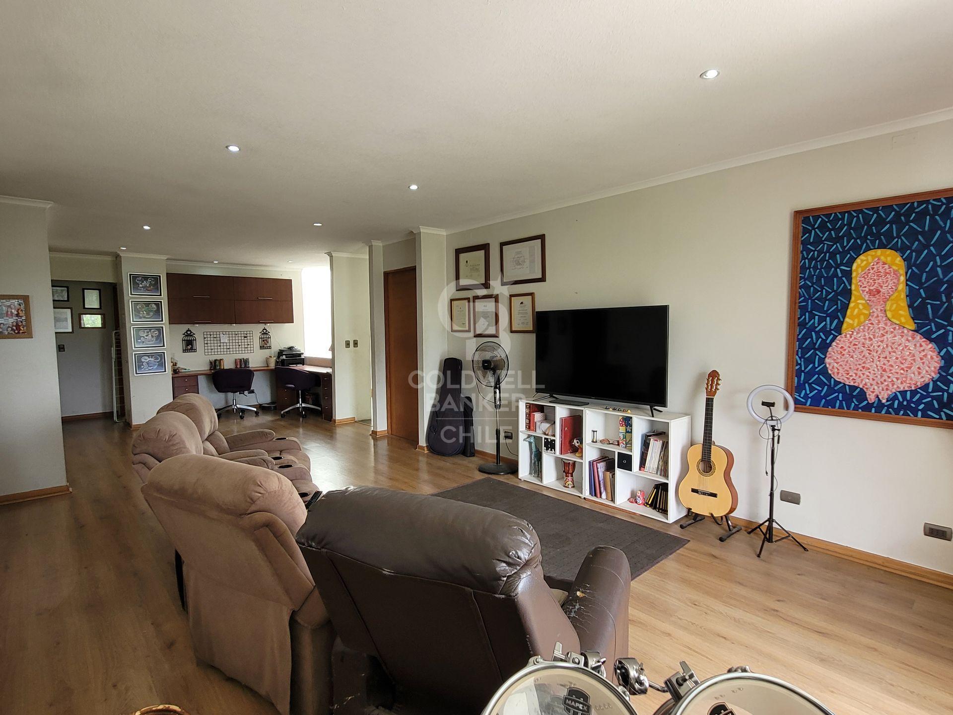 Las Condes, Chile, 5 Bedrooms Bedrooms, ,5 BathroomsBathrooms,Residential,For Sale,1744666