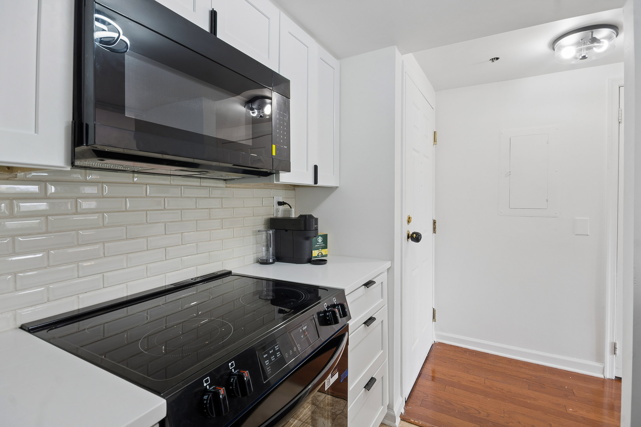  Stunning Designer-renovated Condo Minutes from Atlanta