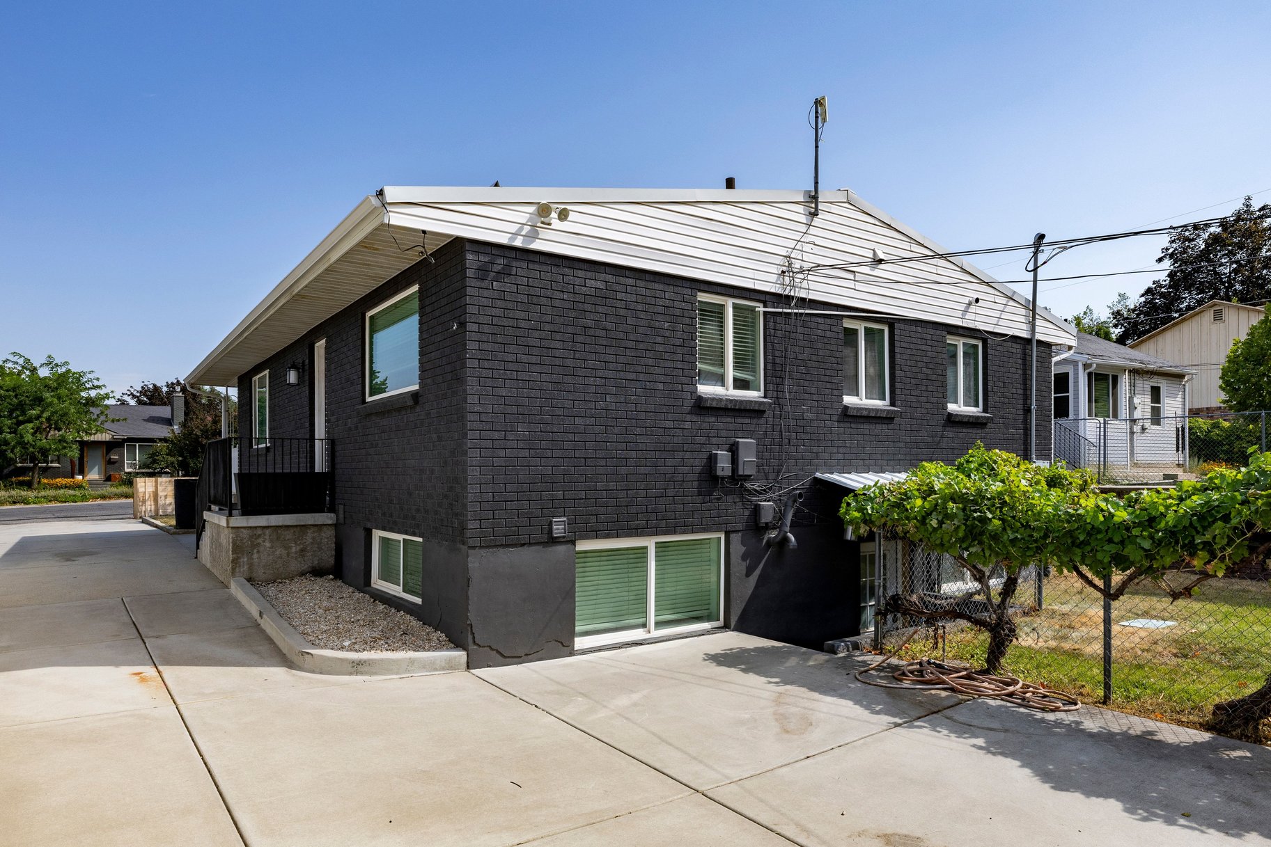  Updated Millcreek Home with Space to Make It Your Own - 物件實景