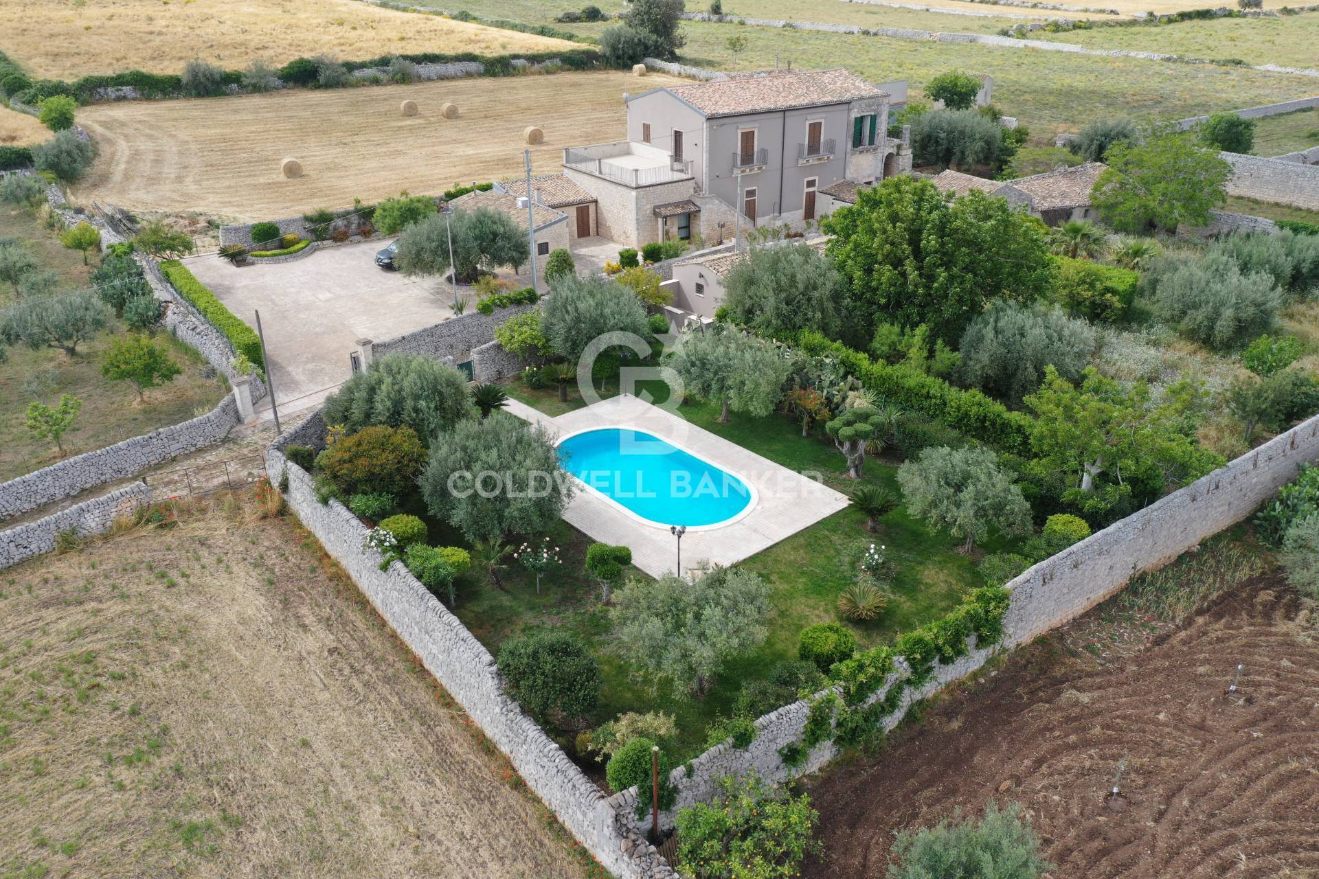 Modica, Ragusa, 97015, IT, 4 Bedrooms Bedrooms, ,6 BathroomsBathrooms,Residential,For Sale,1827626