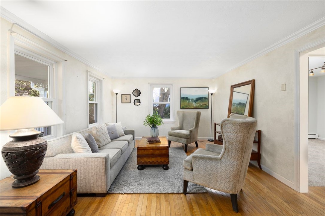 South Kingstown, Rhode Island, 02879, United States, 3 Bedrooms Bedrooms, ,2 BathroomsBathrooms,Residential,For Sale,1987683