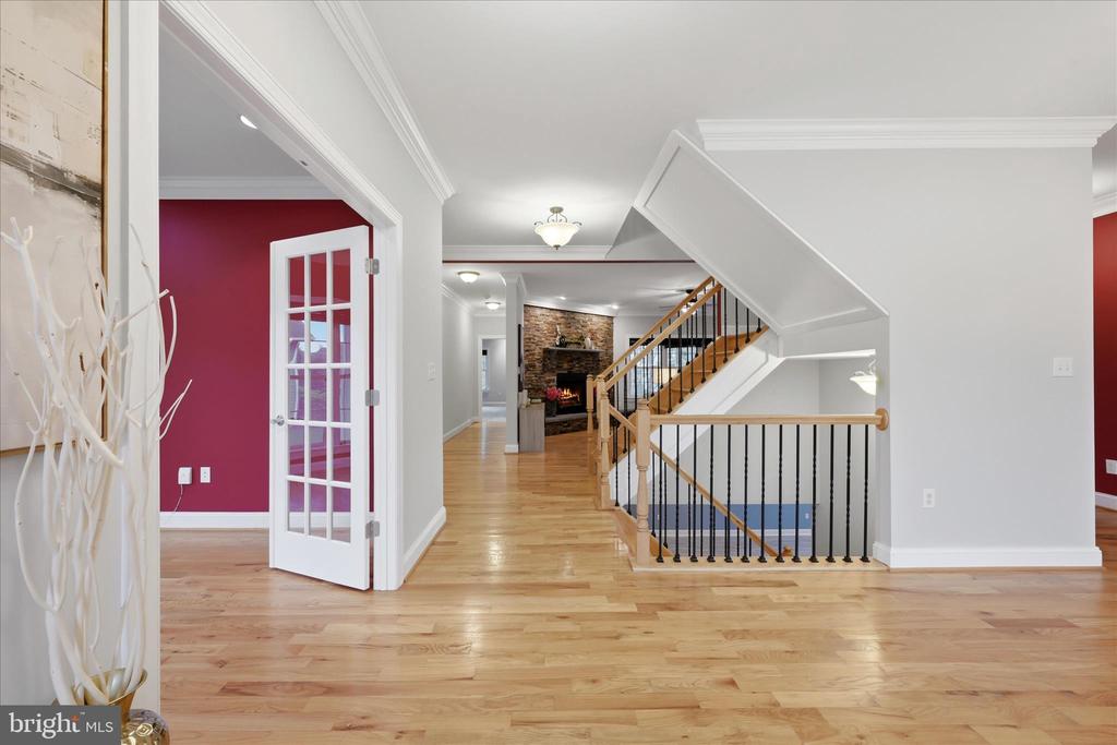 Winchester, Virginia, 22602, United States, 6 Bedrooms Bedrooms, ,5 BathroomsBathrooms,Residential,For Sale,2032756
