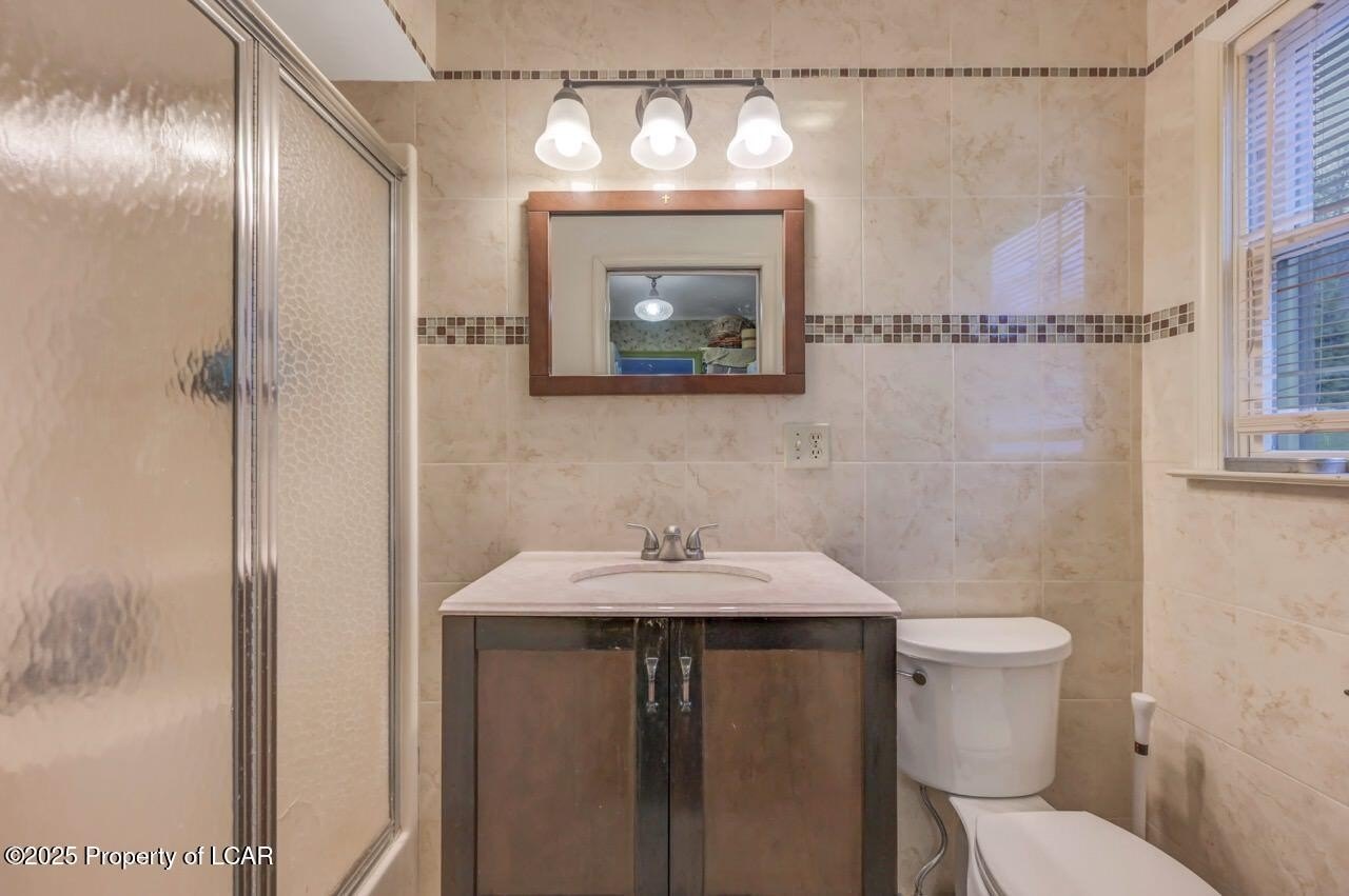 Sugarloaf, Pennsylvania, 18249, United States, 4 Bedrooms Bedrooms, ,3 BathroomsBathrooms,Residential,For Sale,1996756