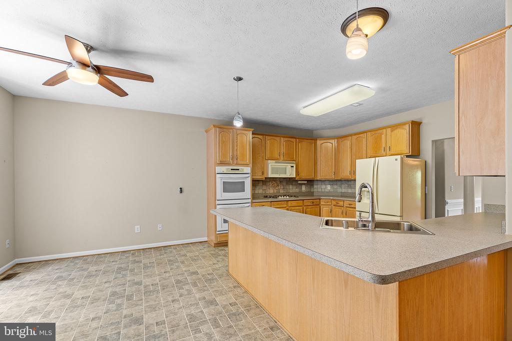 Fredericksburg, Virginia, 22401, United States, 5 Bedrooms Bedrooms, ,3 BathroomsBathrooms,Residential,For Sale,1920807