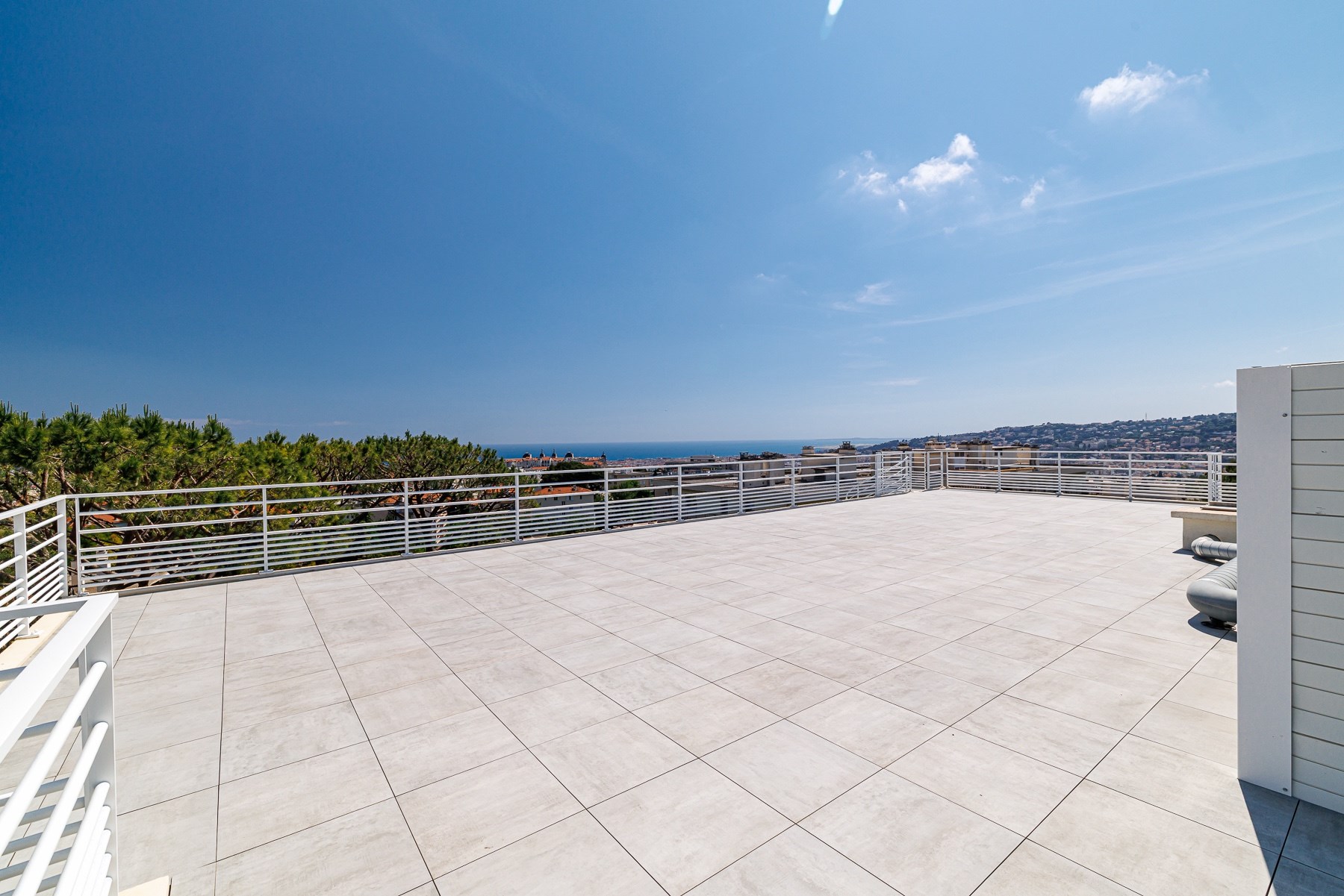  Co-exclusive penthouse apartment with sea view, prestigious area of Nice - 物件實景