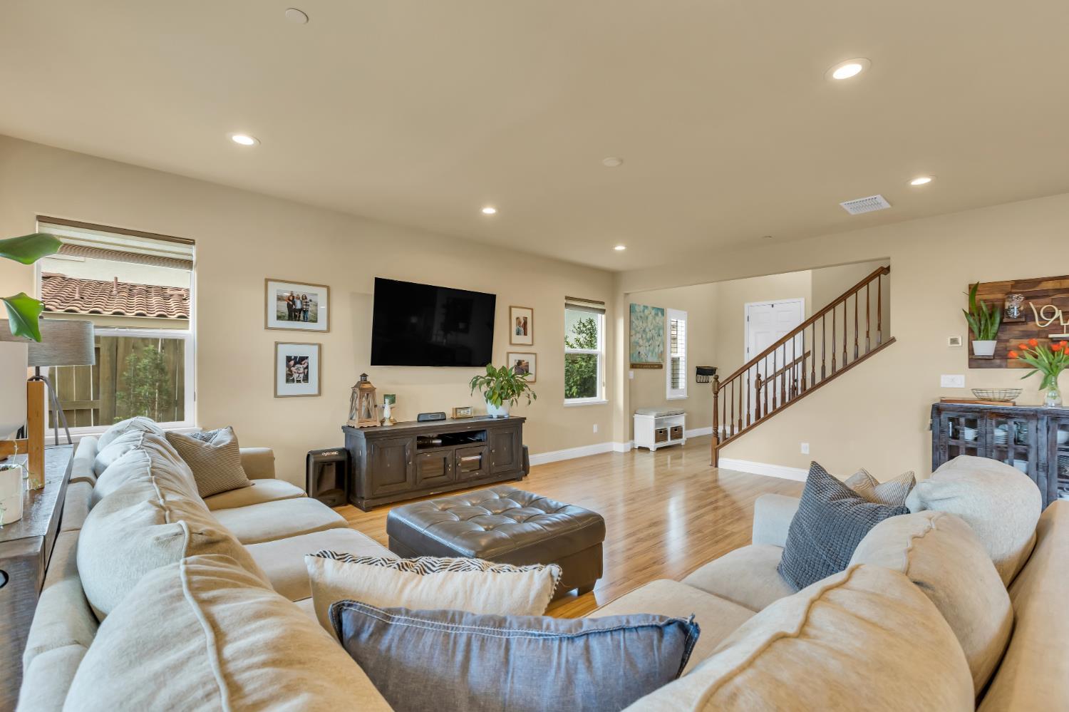 Rocklin, California, 95765, United States, 4 Bedrooms Bedrooms, ,3 BathroomsBathrooms,Residential,For Sale,1914175