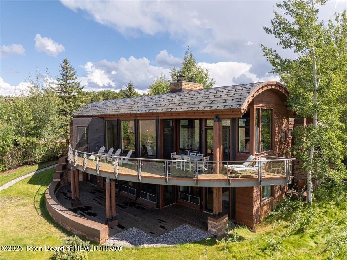 Jackson, Wyoming, 83001, United States, 4 Bedrooms Bedrooms, ,5 BathroomsBathrooms,Residential,For Sale,1851066