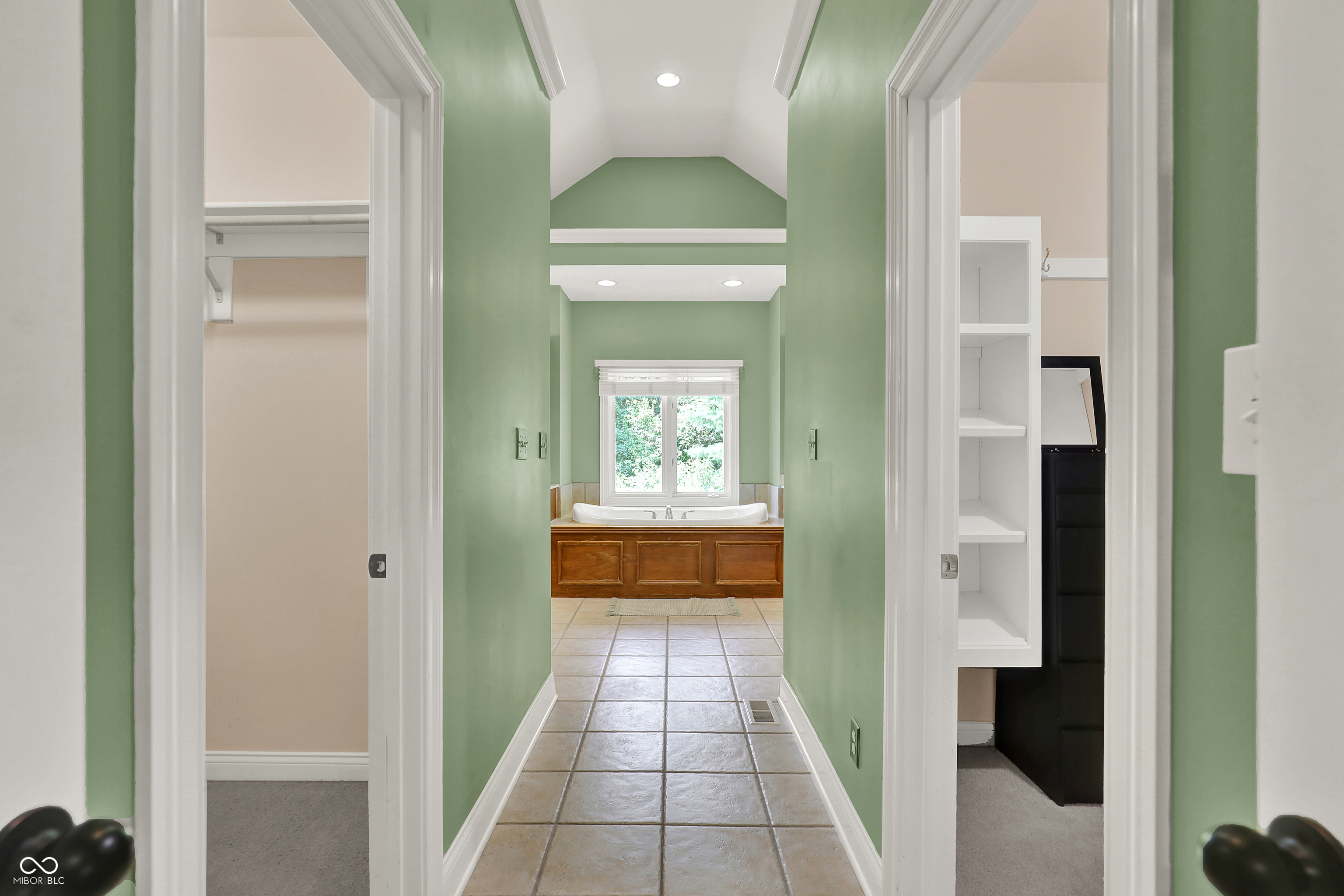 Zionsville, Indiana, 46077, United States, 5 Bedrooms Bedrooms, ,5 BathroomsBathrooms,Residential,For Sale,1978641