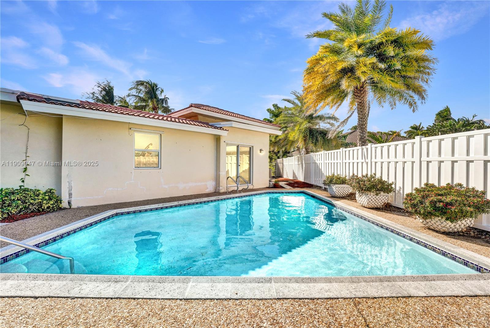 Pompano Beach, Florida, 33062, United States, 3 Bedrooms Bedrooms, ,3 BathroomsBathrooms,Residential,For Sale,1988166