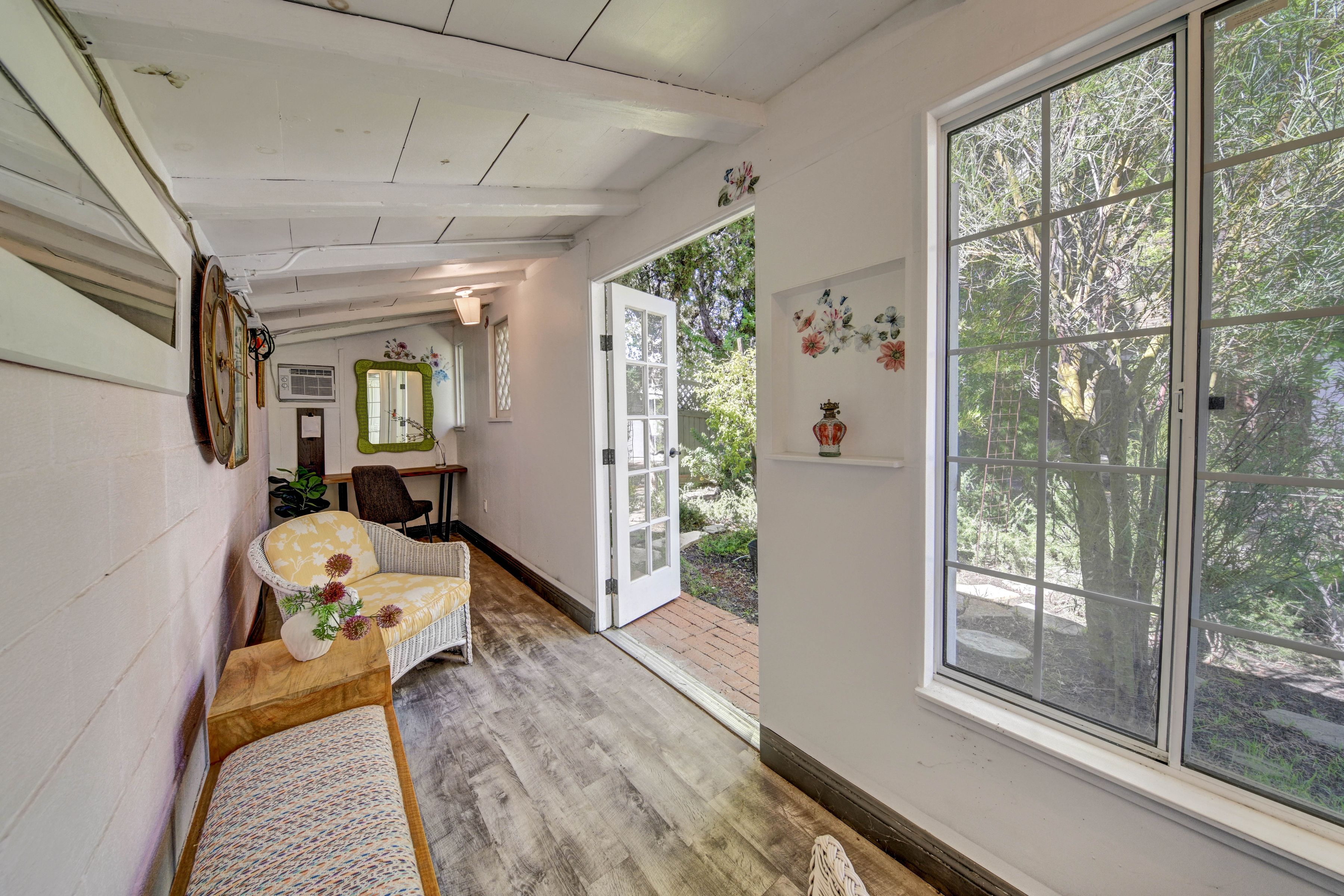  4947 Serrania Avenue - 物件實景