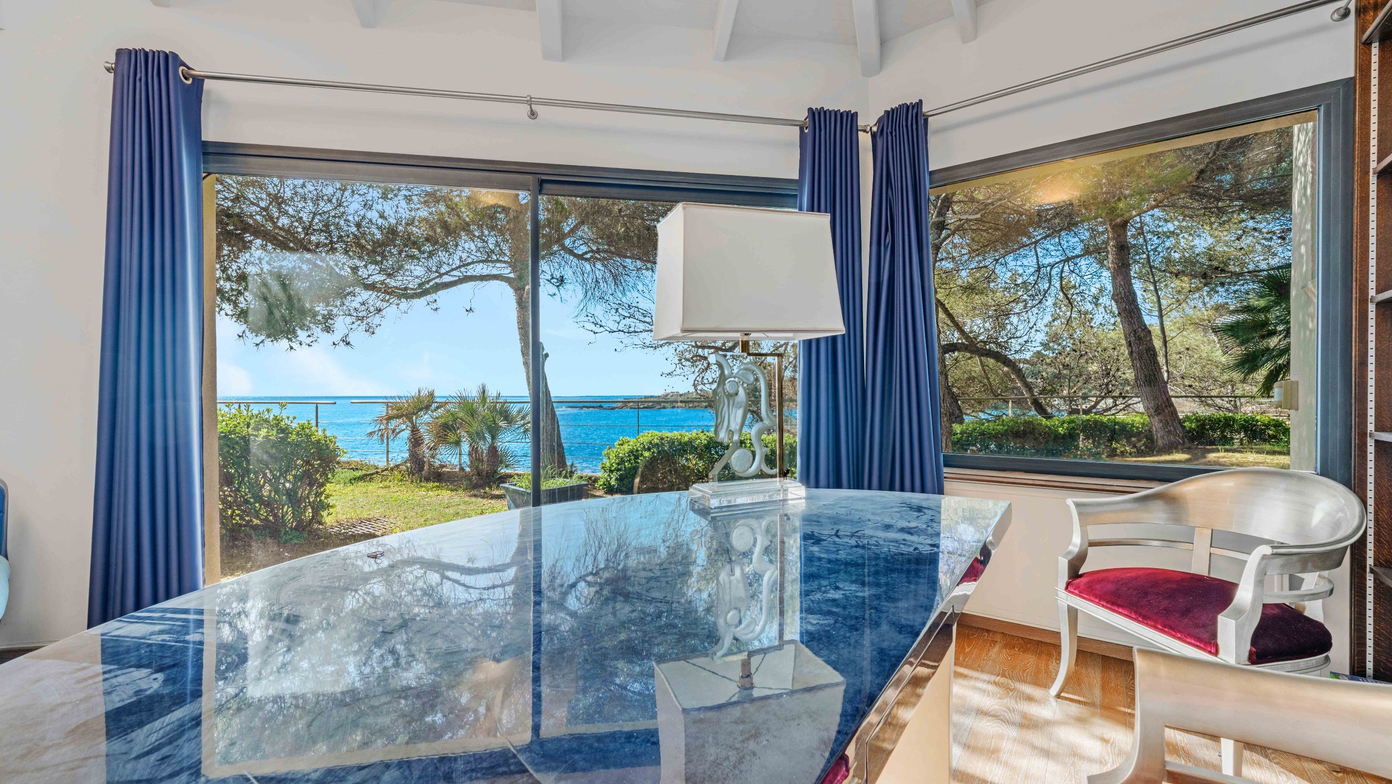  Les Issambres waterfront villa 290 sqm direct sea access 5 bedroom French Rivie… - 物件實景