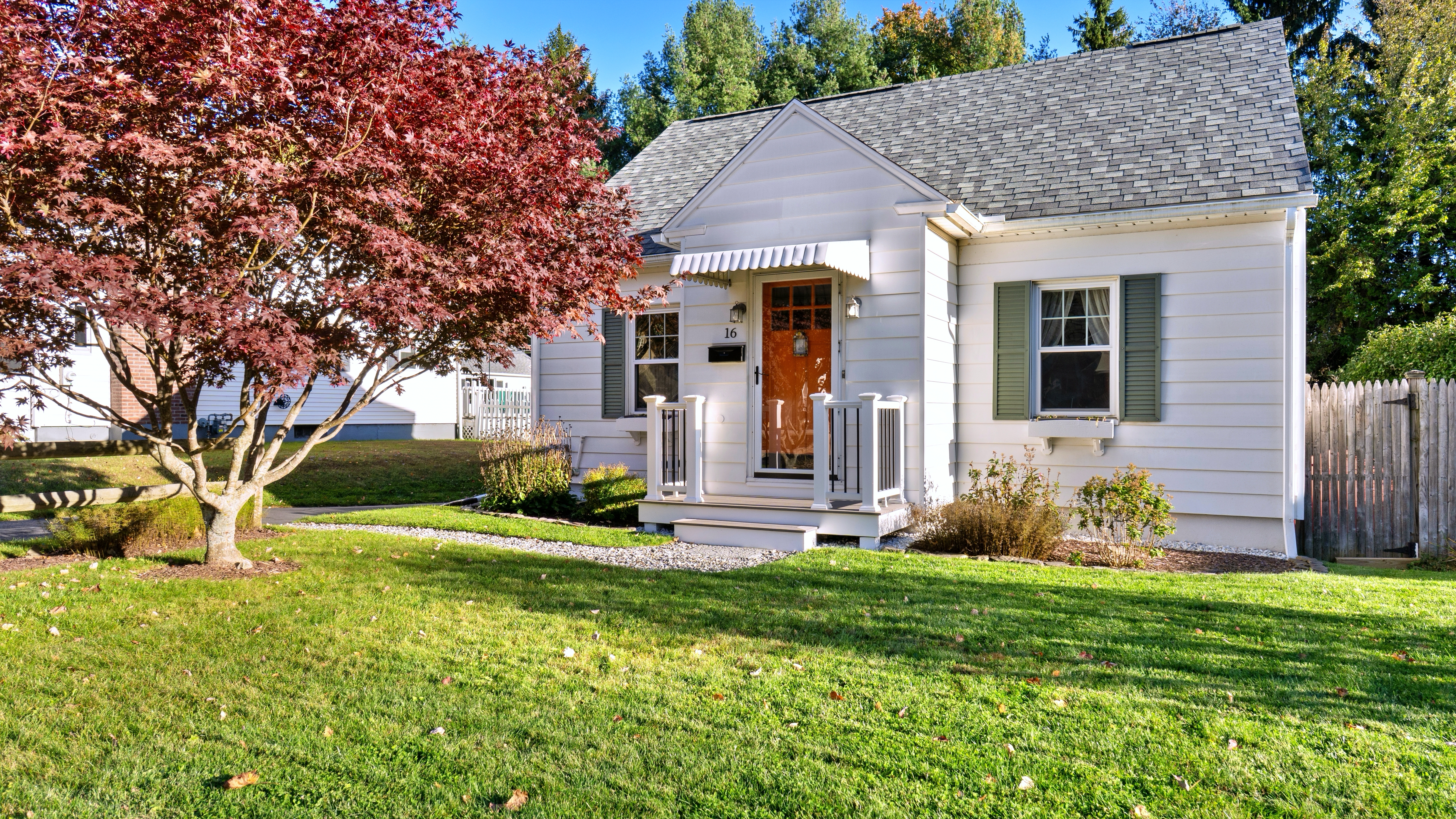  Charming Pittsfield 3-Bed Cape  Updated Porch, Private Primary Suite & Large De - 物件實景