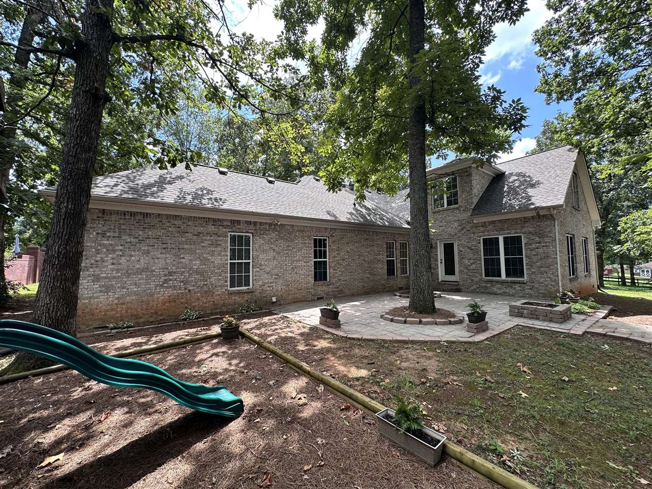 Bowling Green, Kentucky, 42104, United States, 5 Bedrooms Bedrooms, ,3 BathroomsBathrooms,Residential,For Sale,1907465