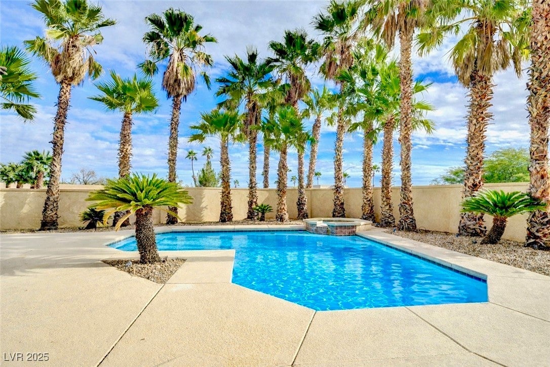 Las Vegas, Nevada, 89117, United States, 4 Bedrooms Bedrooms, ,5 BathroomsBathrooms,Residential,For Sale,2005418