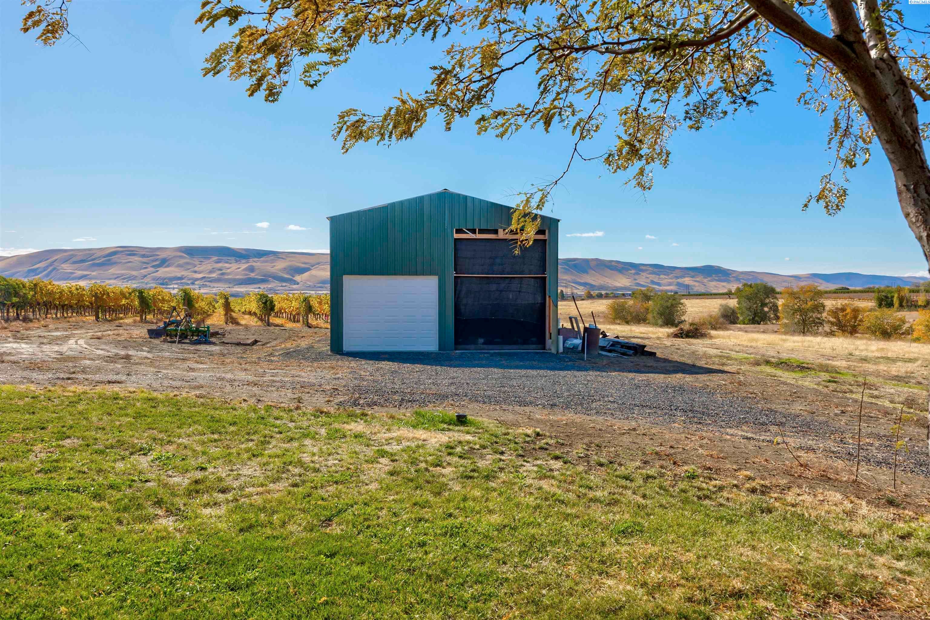 Benton City, Washington, 99320, United States, 3 Bedrooms Bedrooms, ,2 BathroomsBathrooms,Residential,For Sale,1992566