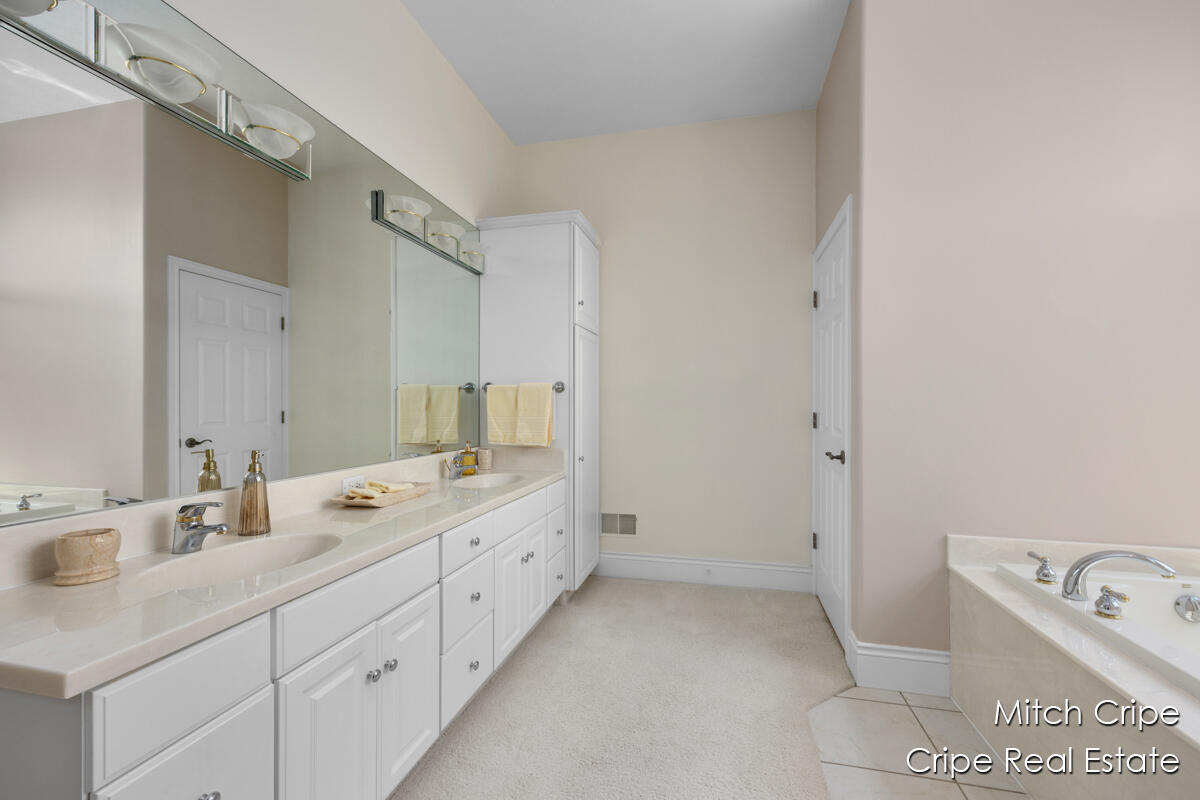 Caledonia, Michigan, 49316, United States, 5 Bedrooms Bedrooms, ,4 BathroomsBathrooms,Residential,For Sale,1906707