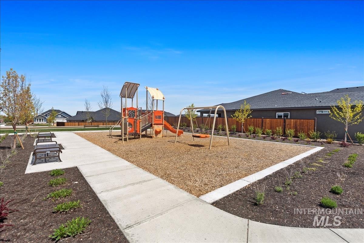 Nampa, Idaho, 83686, United States, 3 Bedrooms Bedrooms, ,Residential,For Sale,1932360