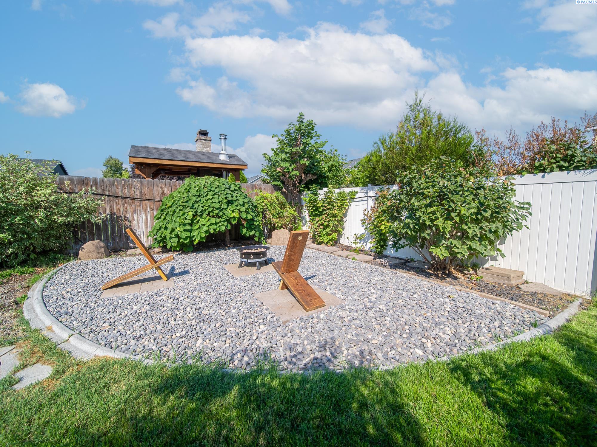 Pasco, Washington, 99301, United States, 4 Bedrooms Bedrooms, ,3 BathroomsBathrooms,Residential,For Sale,1933417