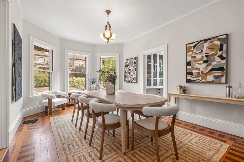 Cambridge, Massachusetts, 02140, United States, 5 Bedrooms Bedrooms, ,4 BathroomsBathrooms,Residential,For Sale,1939674