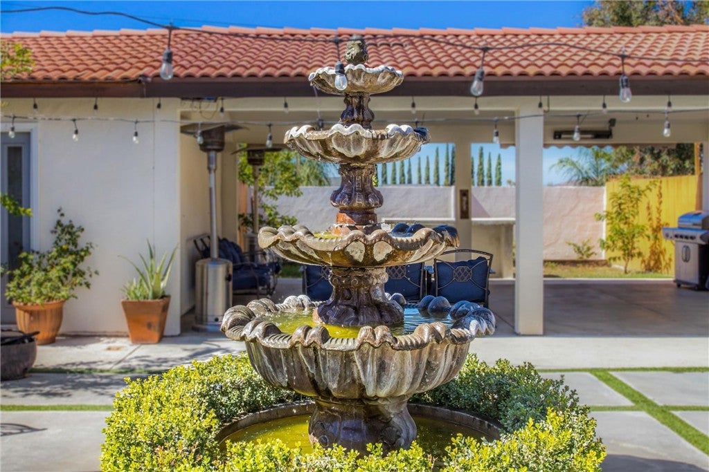 Yucaipa, California, 92399, United States, 7 Bedrooms Bedrooms, ,5 BathroomsBathrooms,Residential,For Sale,1975873