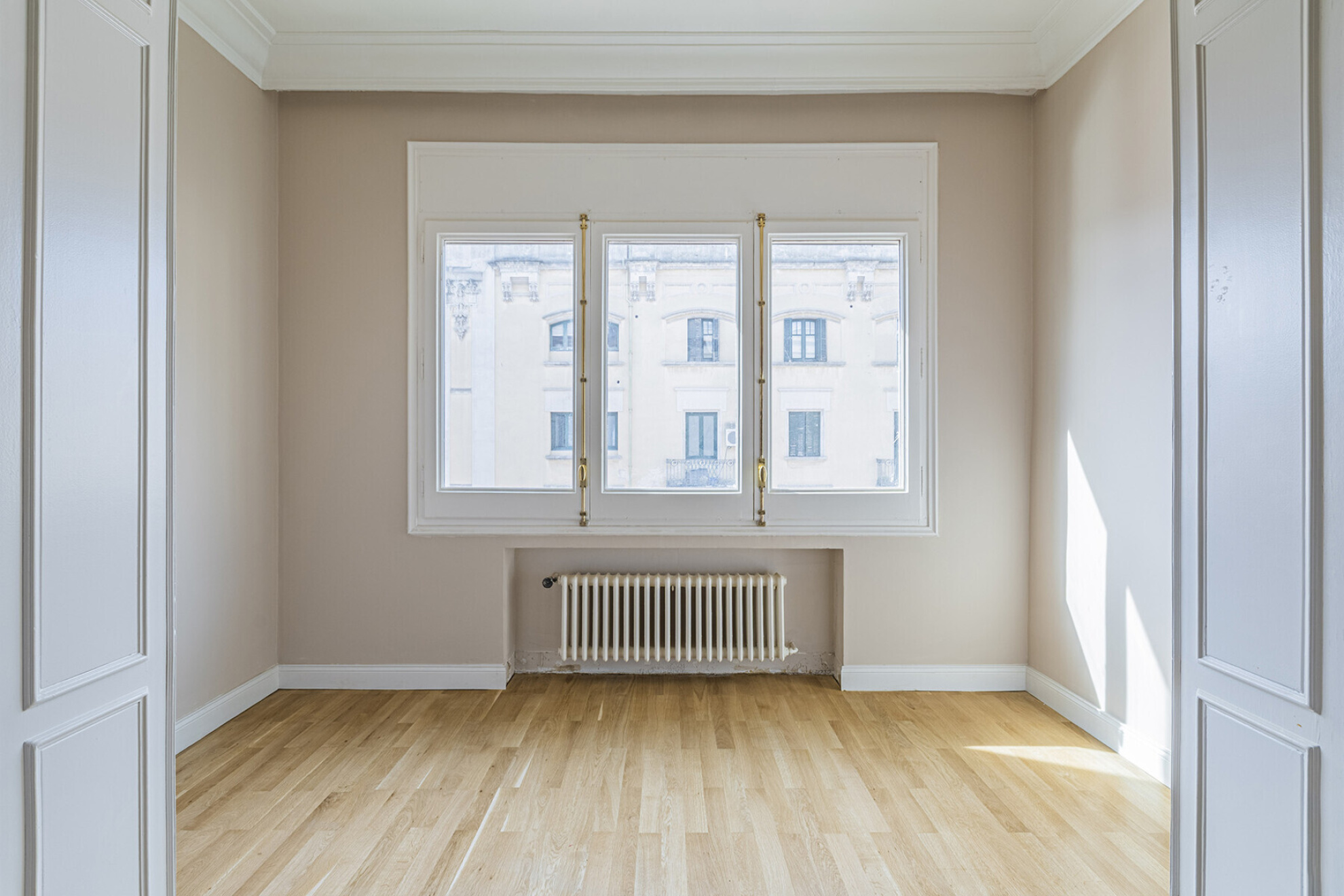  Renovated high-rise apartment in a stately building in Eixample. - 物件實景