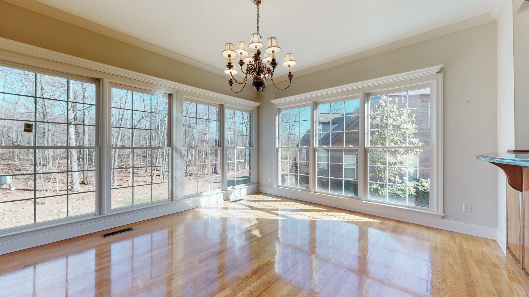 Tullahoma, Tennessee, 37388, United States, 6 Bedrooms Bedrooms, ,5 BathroomsBathrooms,Residential,For Sale,1978966