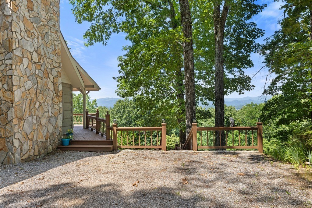 Hiawassee, Georgia, 30546, United States, 3 Bedrooms Bedrooms, ,3 BathroomsBathrooms,Residential,For Sale,1880461
