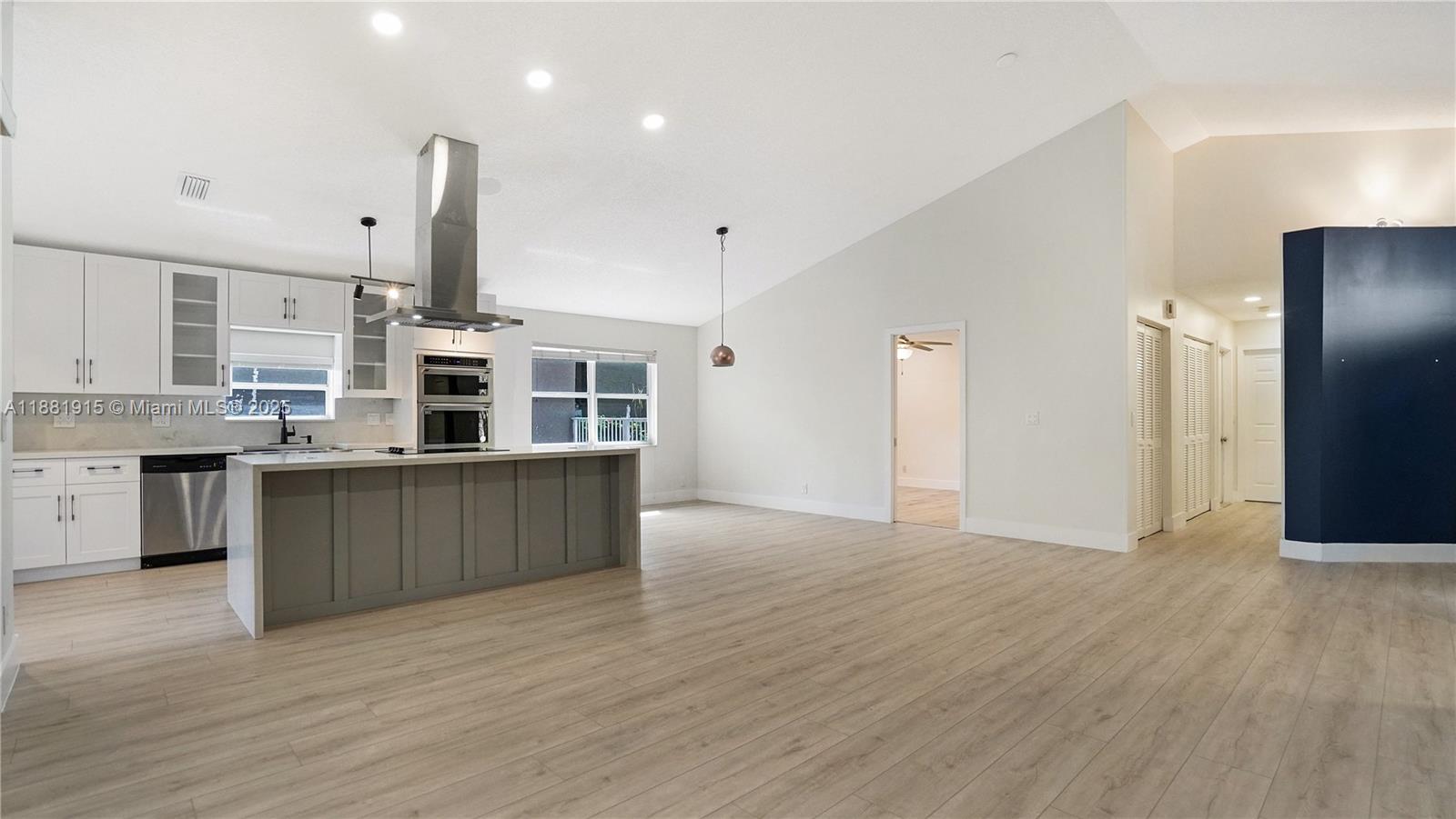 Plantation, Florida, 33322, United States, 3 Bedrooms Bedrooms, ,2 BathroomsBathrooms,Residential,For Sale,1947499