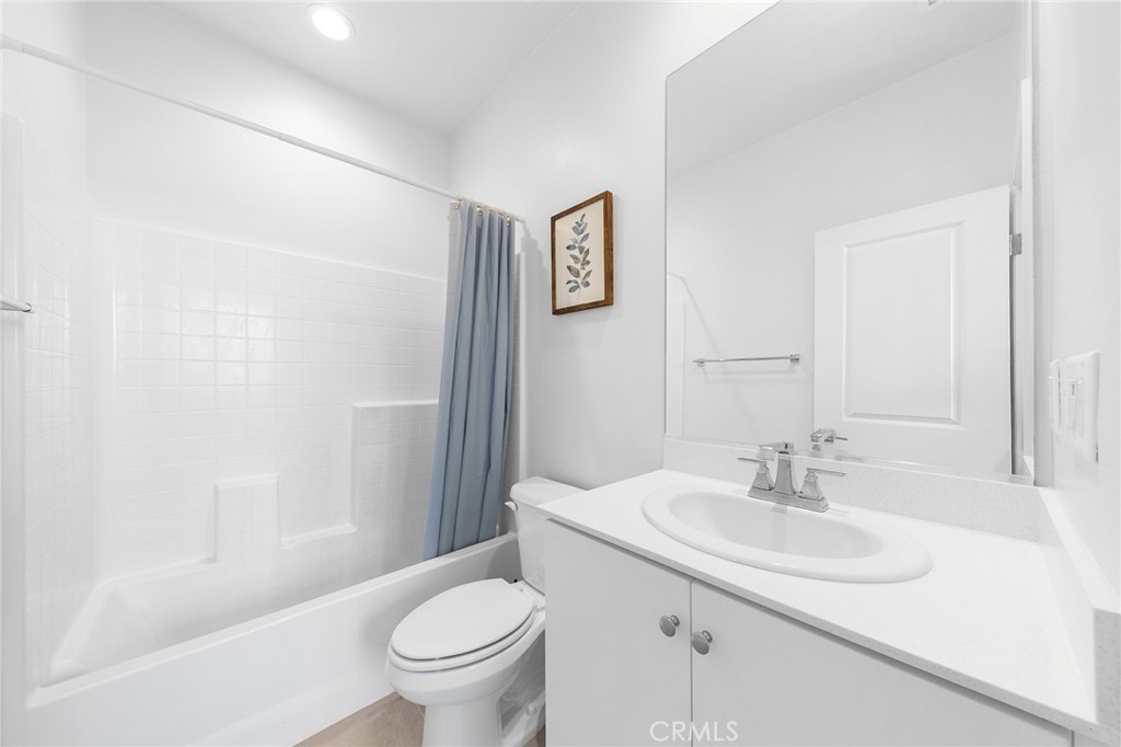 Chino, California, 91708, United States, 2 Bedrooms Bedrooms, ,3 BathroomsBathrooms,Residential,For Sale,1932480