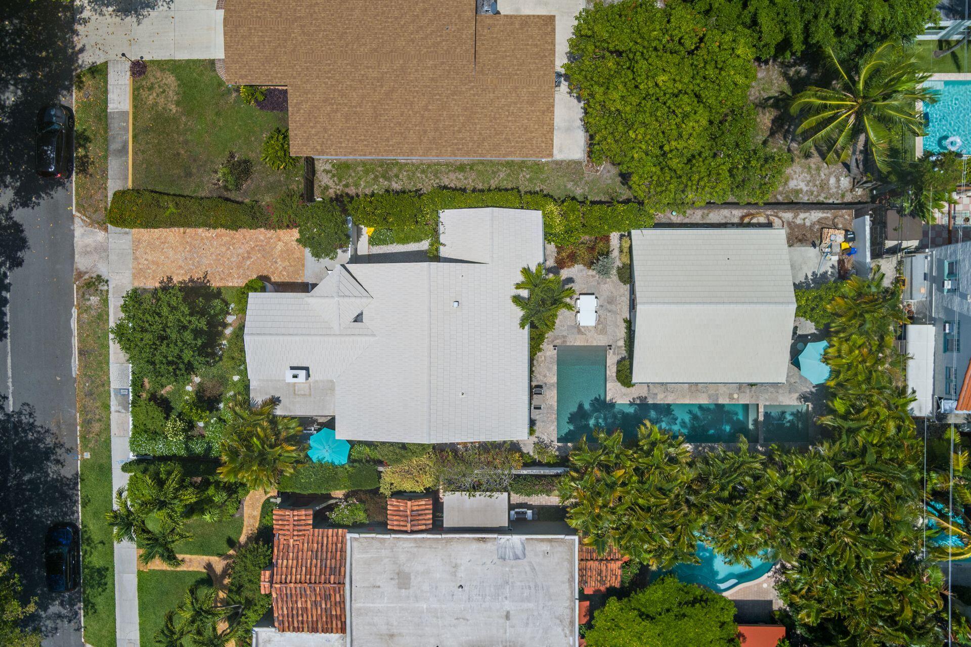 West Palm Beach, Florida, 33401, United States, 2 Bedrooms Bedrooms, ,3 BathroomsBathrooms,Residential,For Sale,2001645