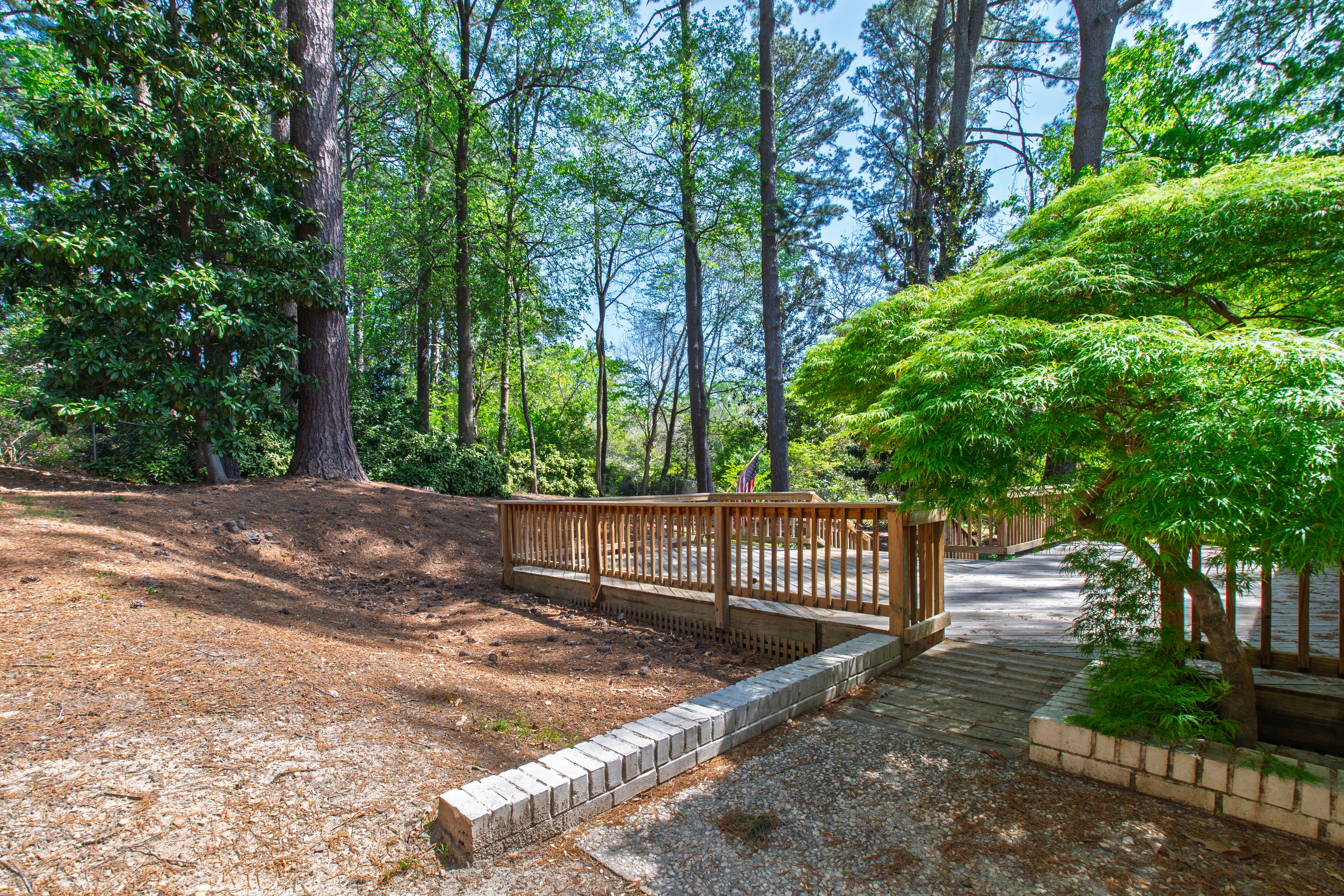  908 Brookwood Drive, Raleigh, NC, 27607 - 物件實景