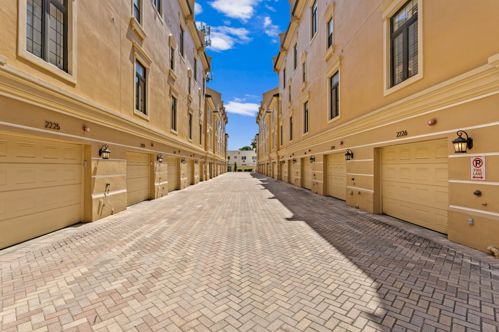 Tampa, Florida, 33606, United States, 3 Bedrooms Bedrooms, ,3 BathroomsBathrooms,Residential,For Sale,2012013