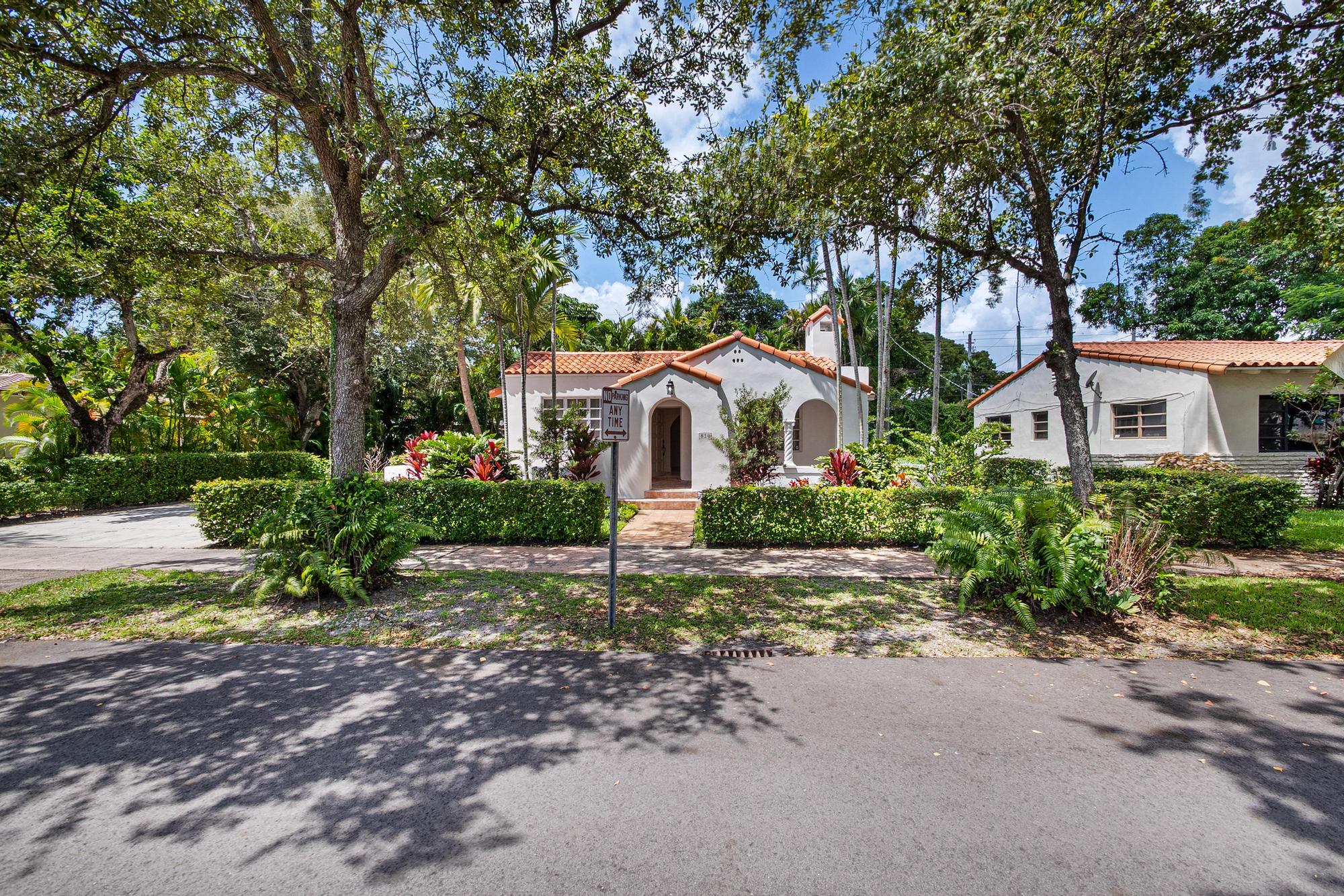 Coral Gables, Florida, 33134, United States, 3 Bedrooms Bedrooms, ,2 BathroomsBathrooms,Residential,For Sale,1975593