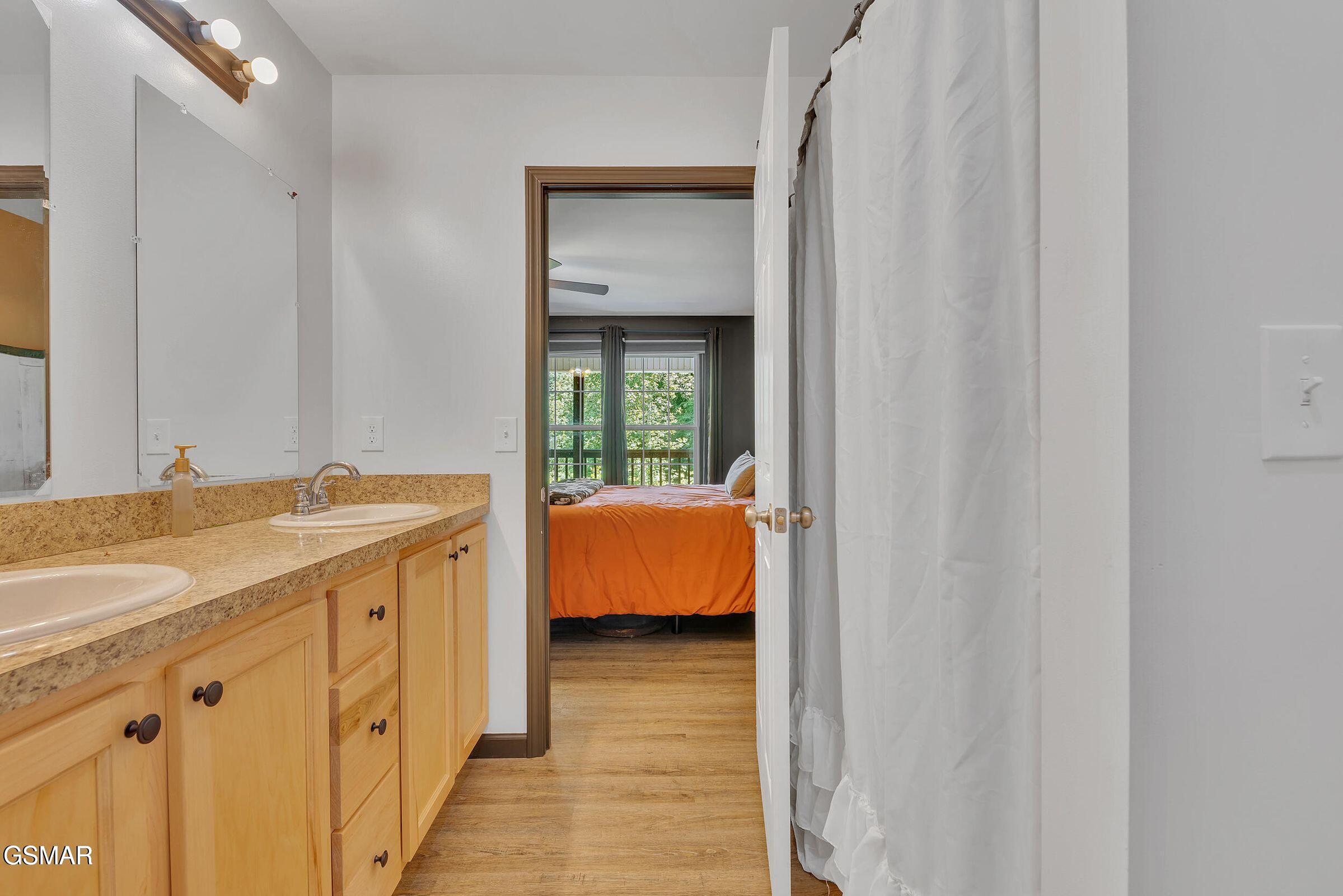 Bybee, Tennessee, 37713, United States, 4 Bedrooms Bedrooms, ,2 BathroomsBathrooms,Residential,For Sale,1980486