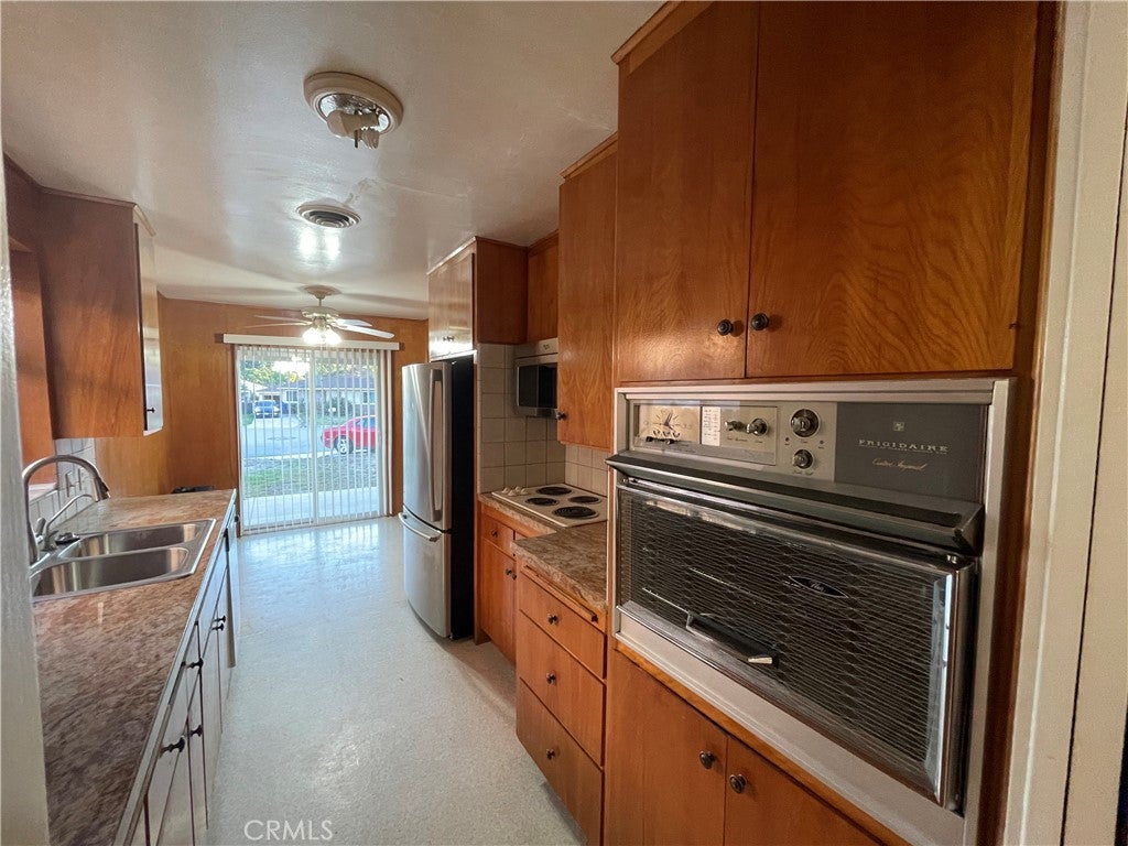 Monrovia, California, 91016, United States, 3 Bedrooms Bedrooms, ,2 BathroomsBathrooms,Residential,For Sale,1999090