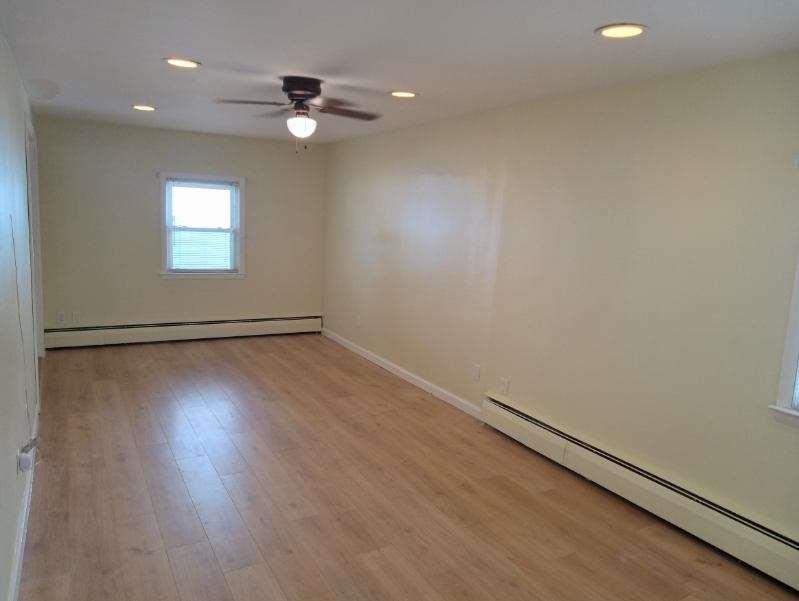 West Islip, New York, 11795, United States, 4 Bedrooms Bedrooms, ,3 BathroomsBathrooms,Residential,For Sale,1869198