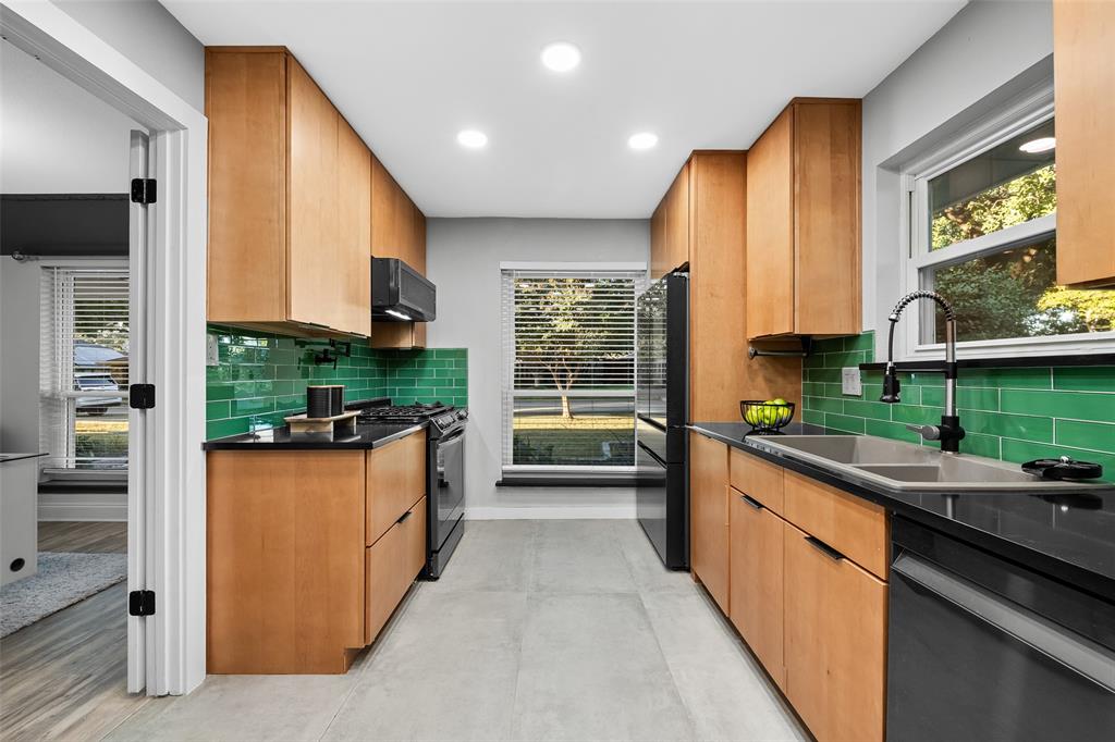 Plano, Texas, 75075, United States, 3 Bedrooms Bedrooms, ,3 BathroomsBathrooms,Residential,For Sale,1978302