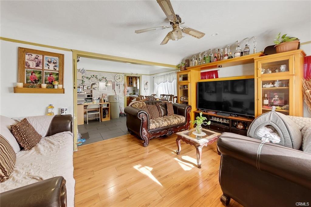 Huntington Park, California, 90255, United States, 4 Bedrooms Bedrooms, ,Residential,For Sale,1978486