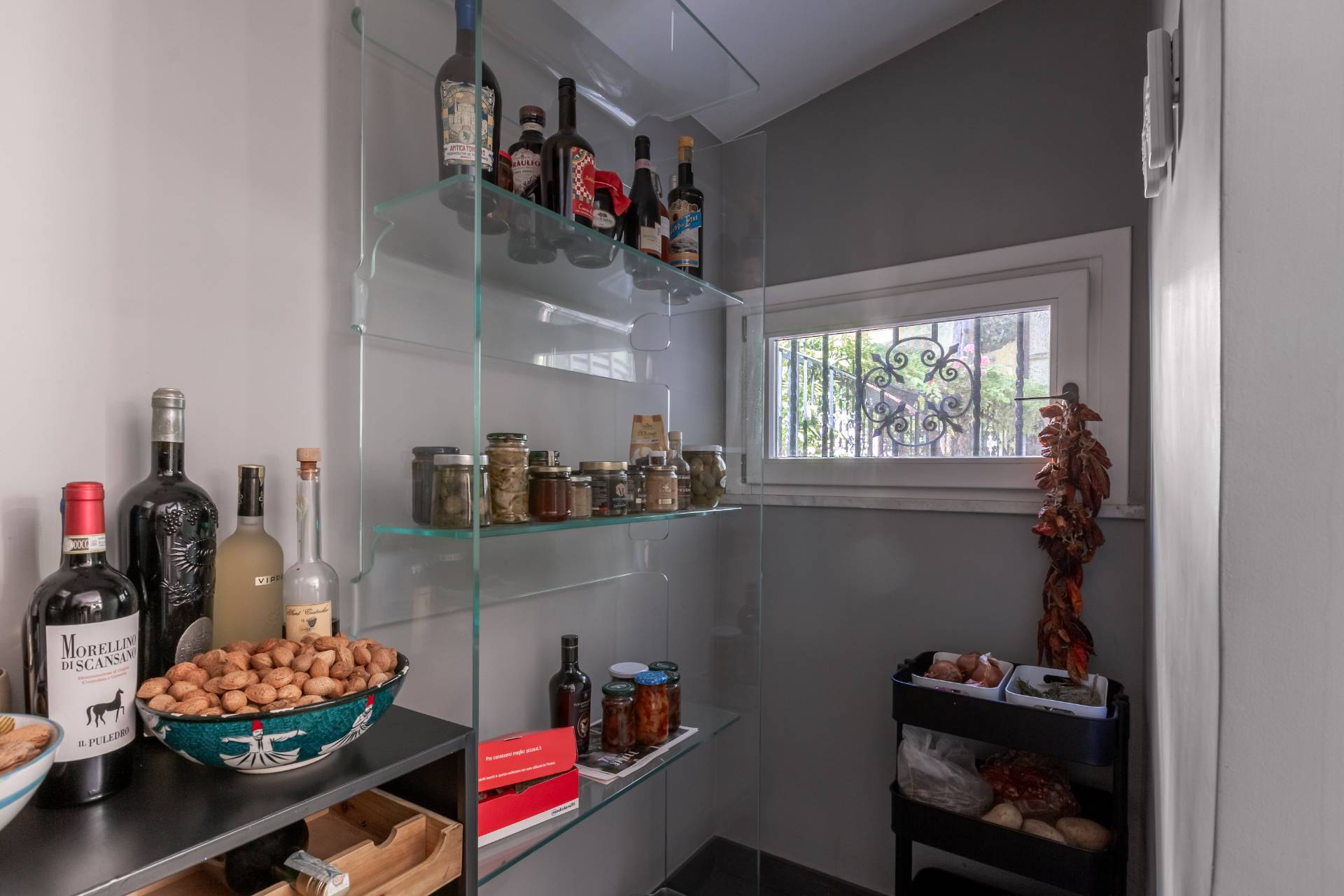 Roma, Roma, 00100, IT, 4 Bedrooms Bedrooms, ,4 BathroomsBathrooms,Residential,For Sale,1993511