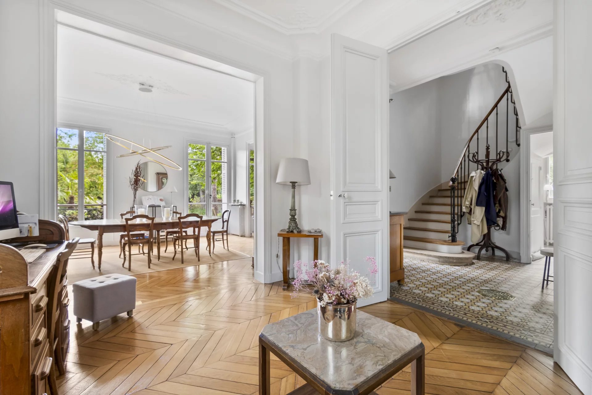 Le Vésinet, Île-de-France, 78110, FR, 6 Bedrooms Bedrooms, ,5 BathroomsBathrooms,Residential,For Sale,1994768