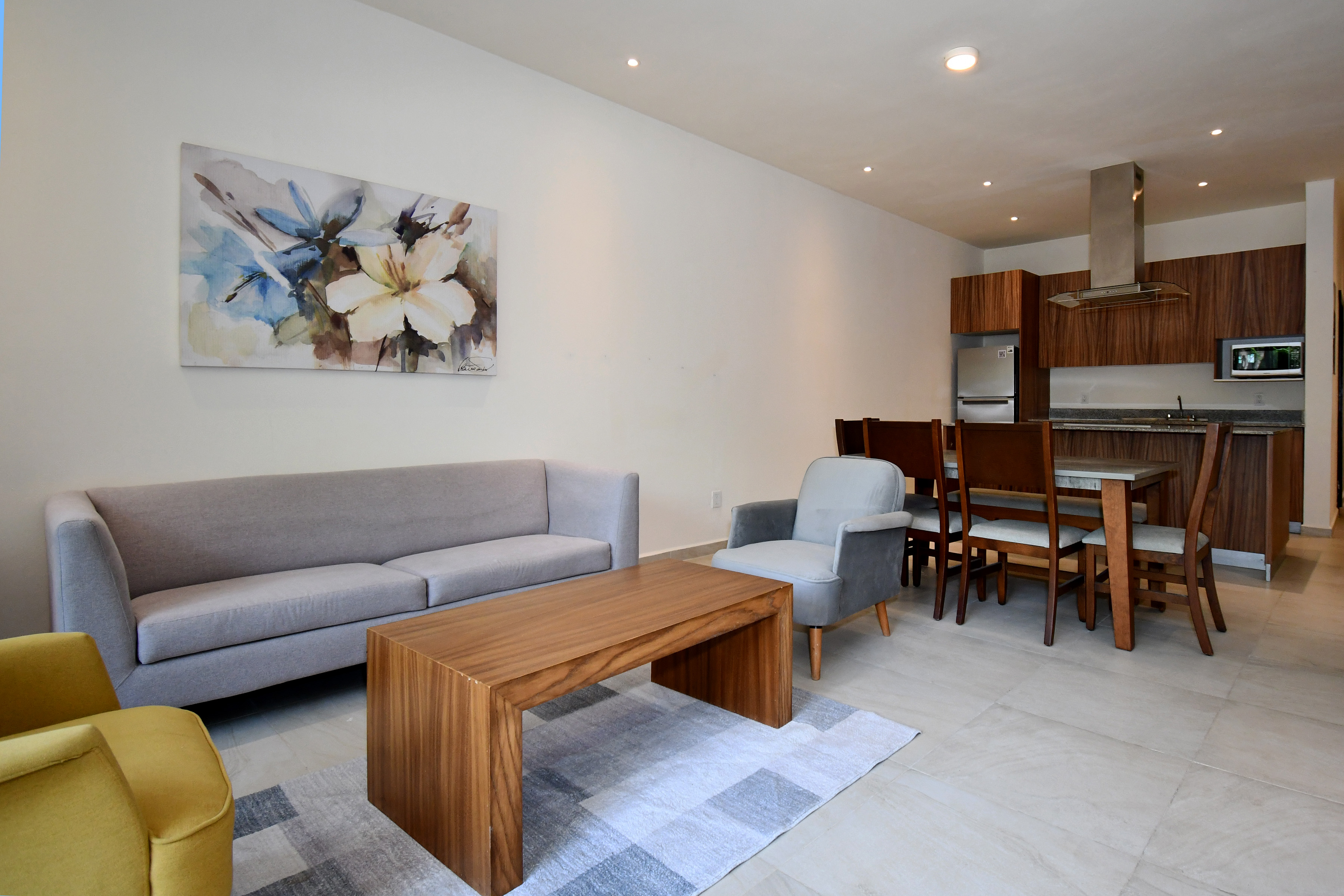  Comfort and Convenience in an Expansive Three-Bedroom Residence - 物件實景
