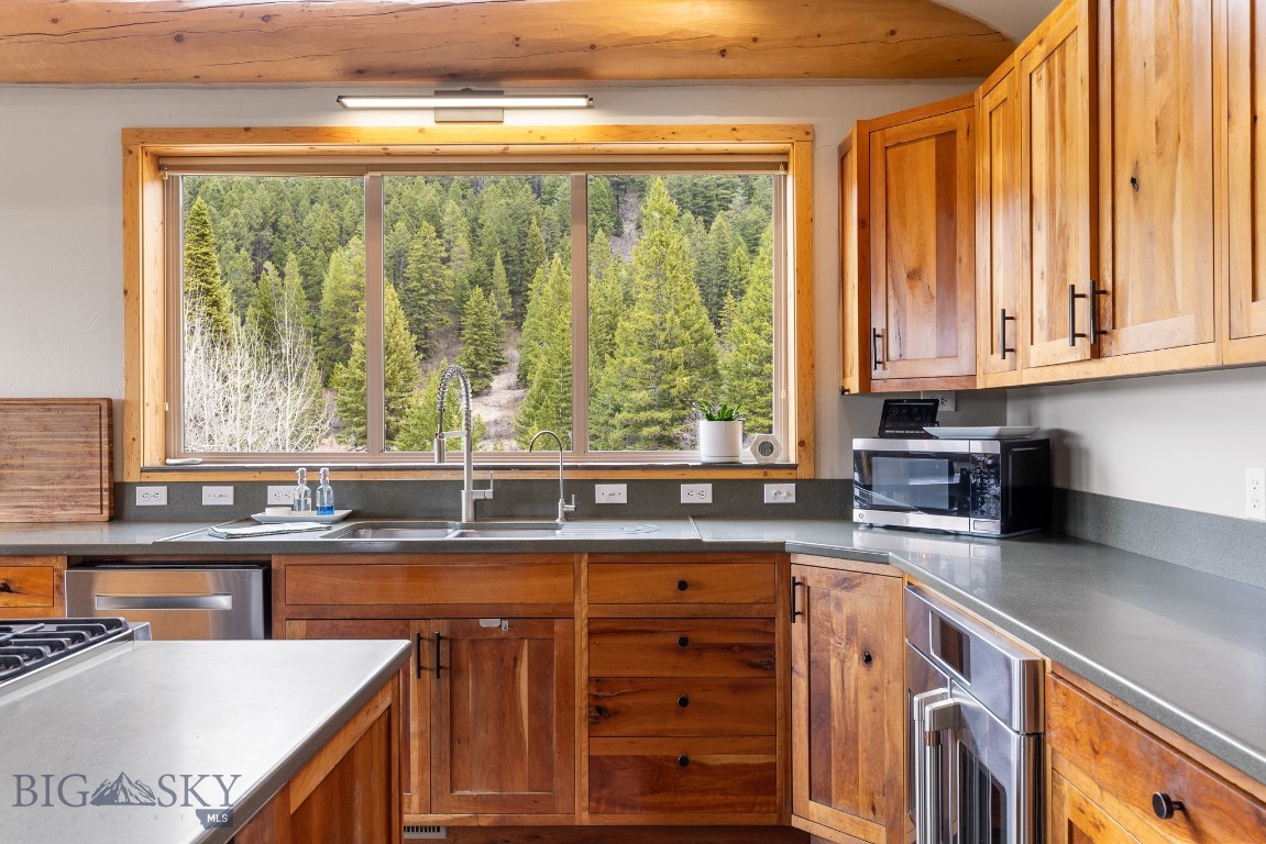 Bozeman, Montana, 59715, United States, 4 Bedrooms Bedrooms, ,5 BathroomsBathrooms,Residential,For Sale,1794934