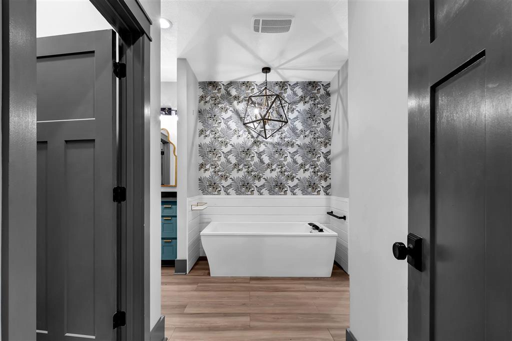 Dequincy, Louisiana, 70633, United States, 5 Bedrooms Bedrooms, ,4 BathroomsBathrooms,Residential,For Sale,1984141