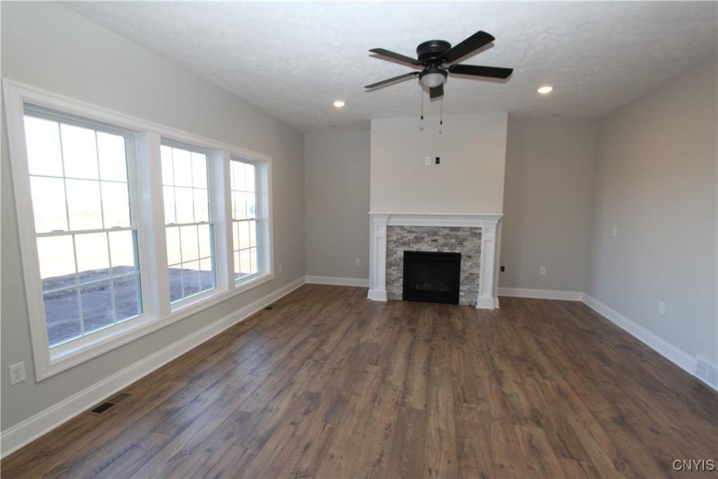 Baldwinsville, New York, 13027, United States, 4 Bedrooms Bedrooms, ,3 BathroomsBathrooms,Residential,For Sale,1686652