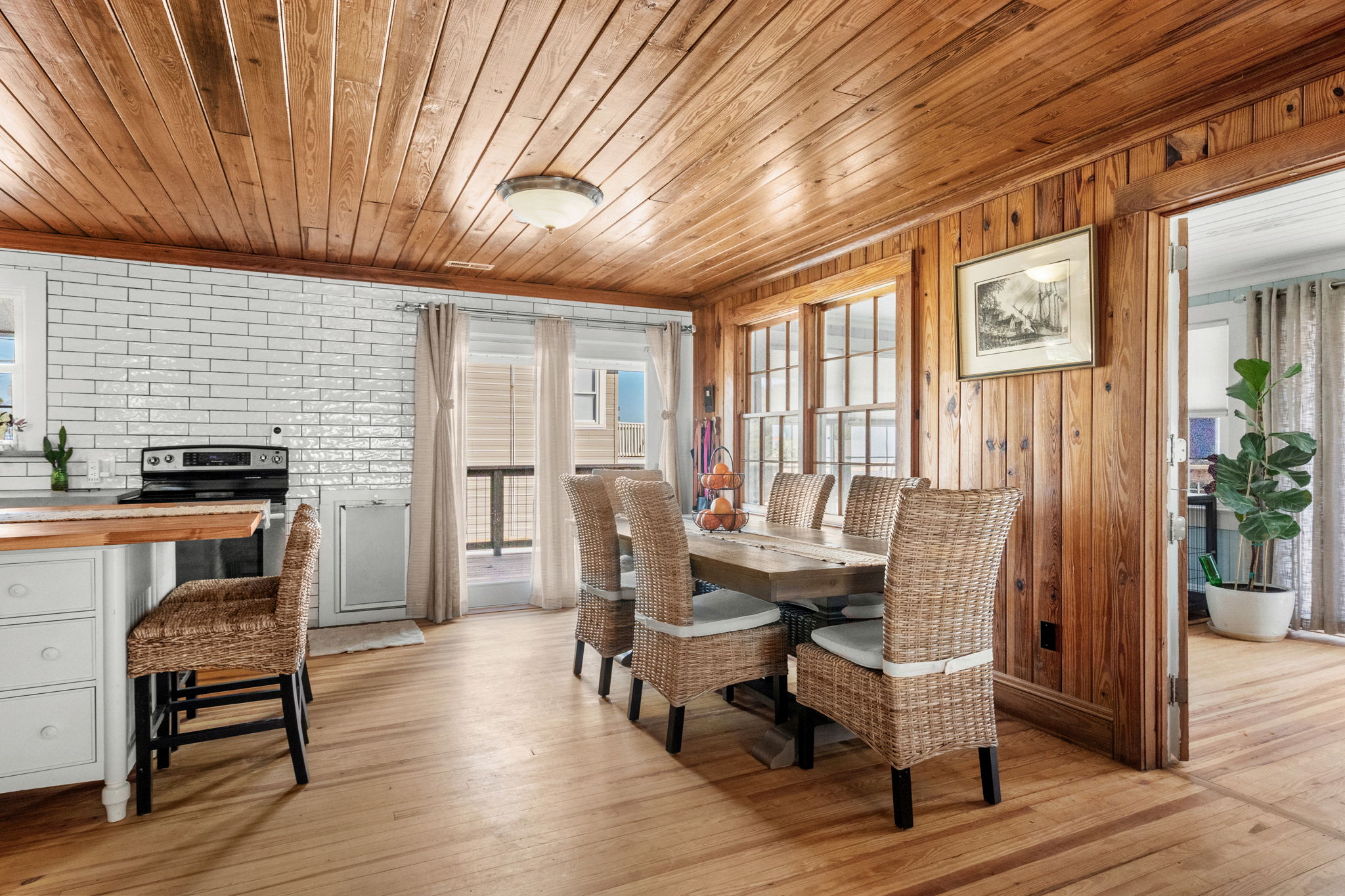 North Myrtle Beach, South Carolina, 29582, United States, 6 Bedrooms Bedrooms, ,3 BathroomsBathrooms,Residential,For Sale,1994221