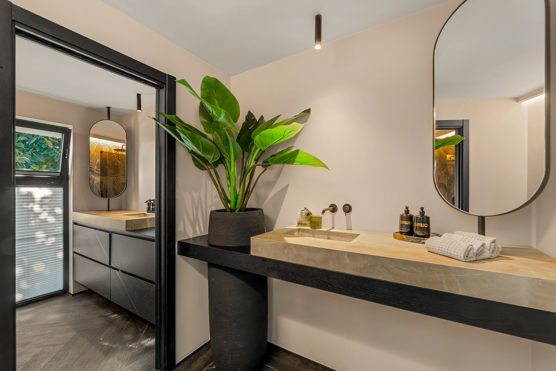  A Balinese oasis on the front line of Guadalmina Alta golf in Marbella - 物件實景