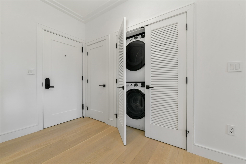 Boston, Massachusetts, 02135, United States, 2 Bedrooms Bedrooms, ,2 BathroomsBathrooms,Residential,For Sale,2015340