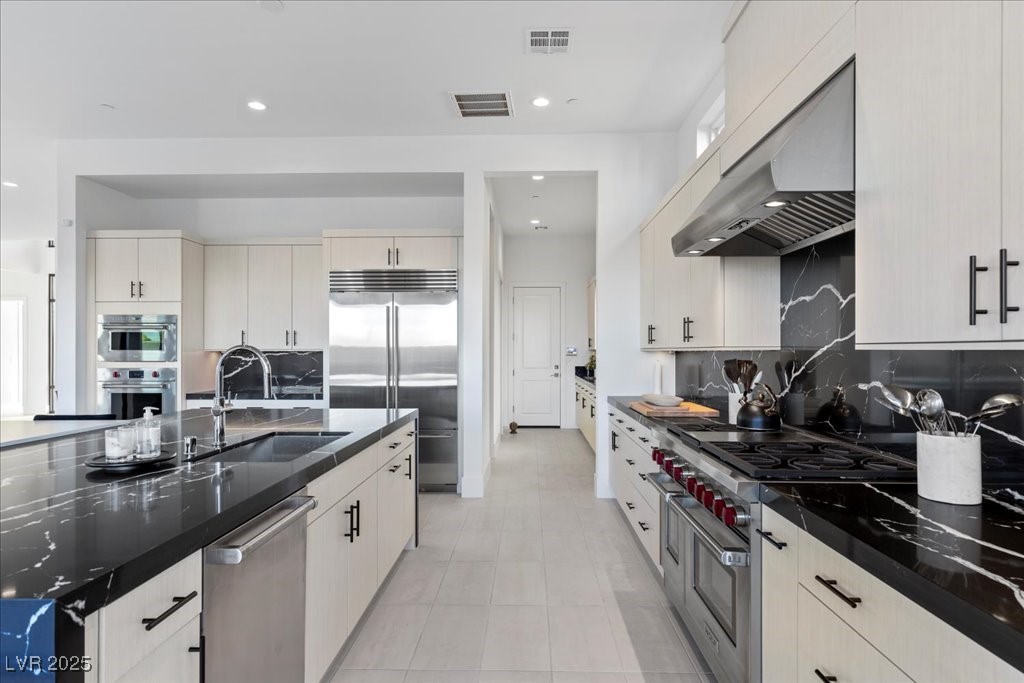 Las Vegas, Nevada, 89135, United States, 5 Bedrooms Bedrooms, ,6 BathroomsBathrooms,Residential,For Sale,1987610