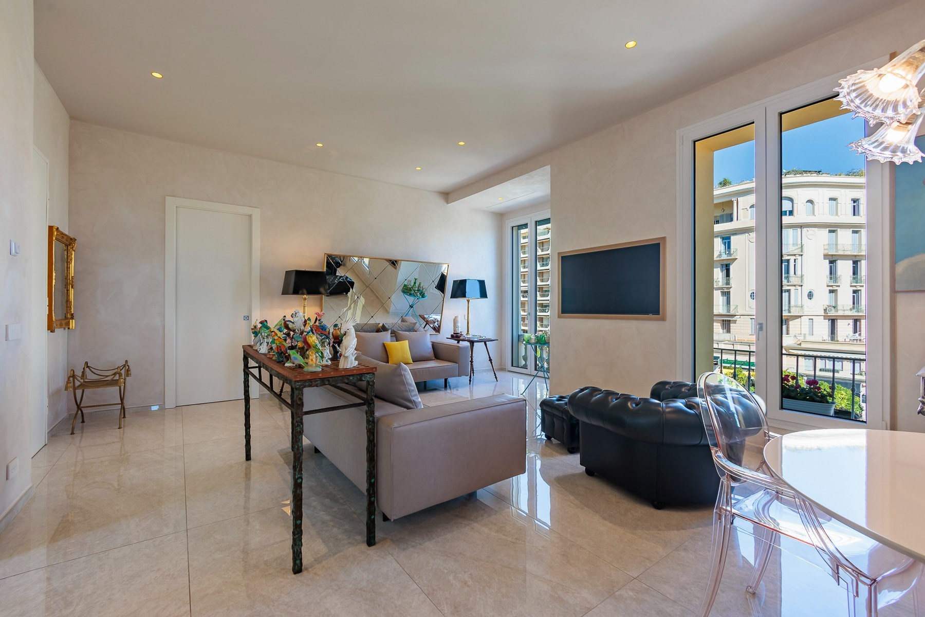  Luxury renovated apartment for sale in Menton, historic center with sea view - 物件實景