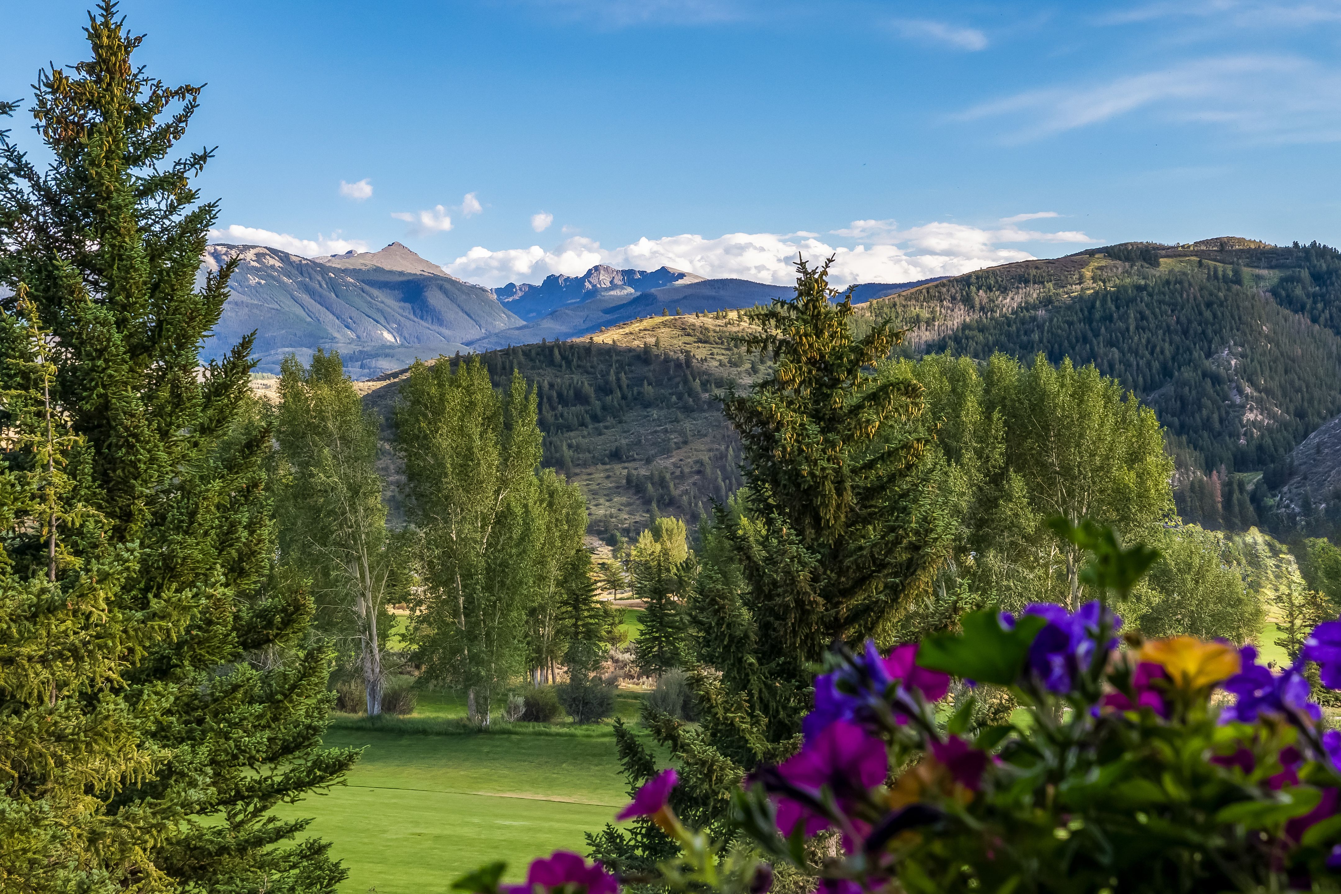  Tucked Within the Gates of Cordillera Valley Club - 物件實景